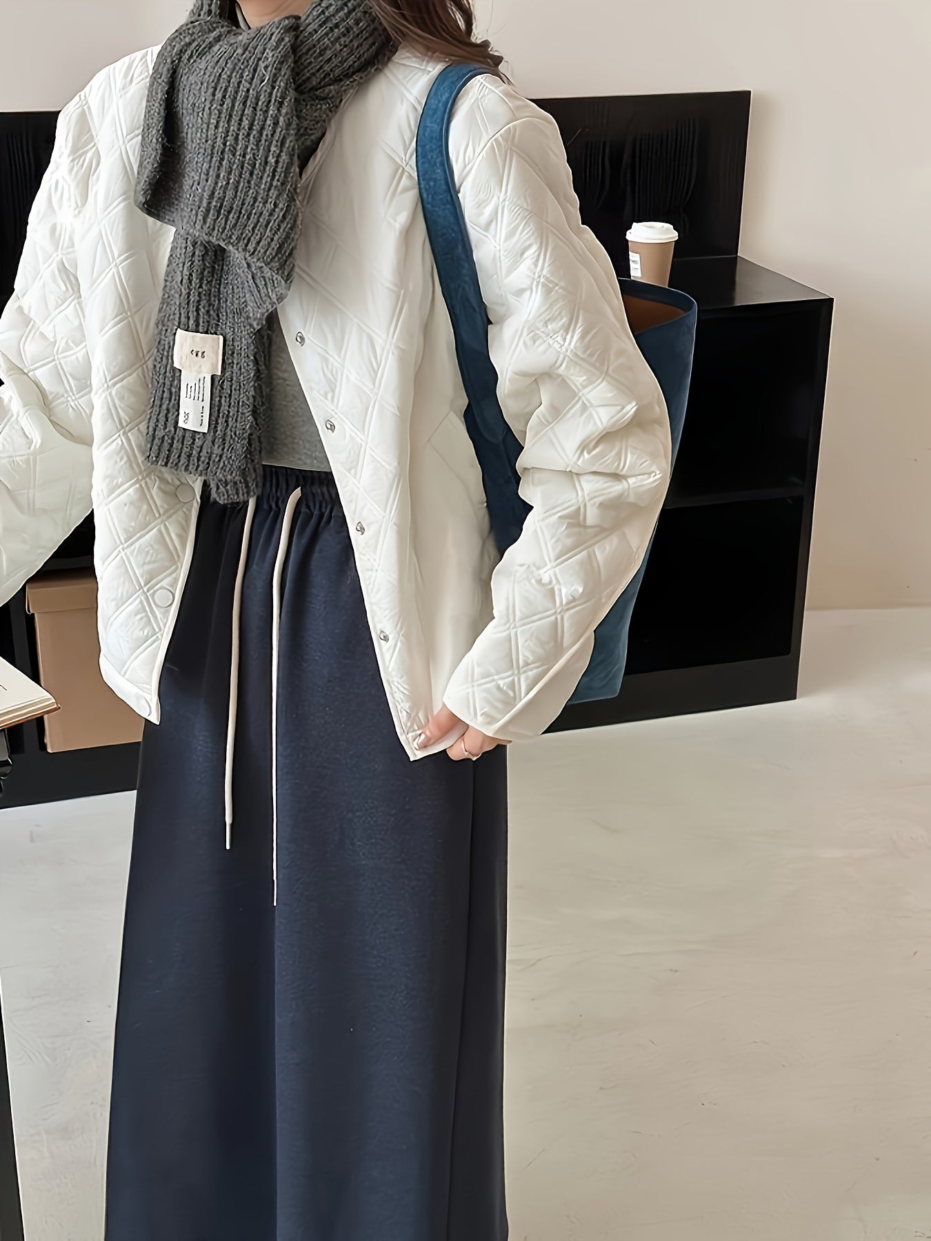 1pc Argyle Pattern Fashion Winter Jacket, 100% Polyester Short-Length Quilted Coat with Pockets, Long Sleeve Casual Outerwear voguable