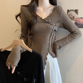 Voguable Large Size Chubby Mm Irregular V-neck Mushroom Edge Long Sleeved T-shirt for Women Retro Slim Fit and Slimming Top Trendy voguable