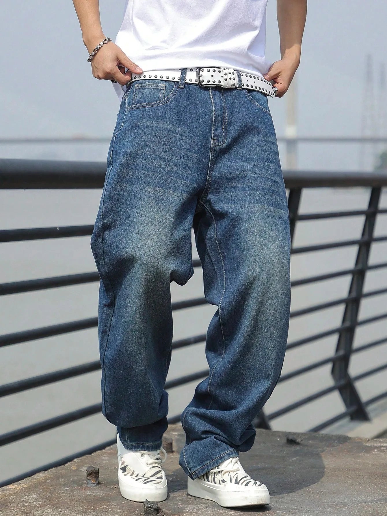 Voguable 1pc Men's American Vintage Washed Distressed Straight Leg Loose Casual Baggy Jeans voguable