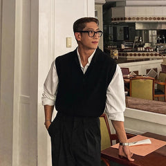 New Korean Fashion Polo Neck Men Sweater Vest Light Luxury Retro Business Knitted Sleeveless Waistcoats Leisure Premium Knitwear voguable