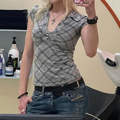 Voguable Vintage V-neck Buttons Casual Striped Short-sleeved T-shirt Women 2024 Summer New Streetwear Sexy Slim All Match Crop Tops voguable