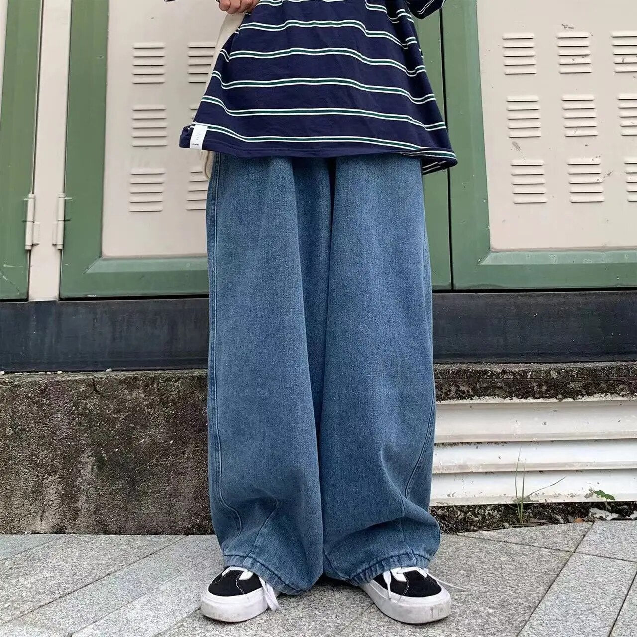 Streetwear  multi-pocket jeans cargo pantsLoose Plus Size Wide Leg Pants Japanese Harajuku Casual Denim Pants Men Clothing voguable