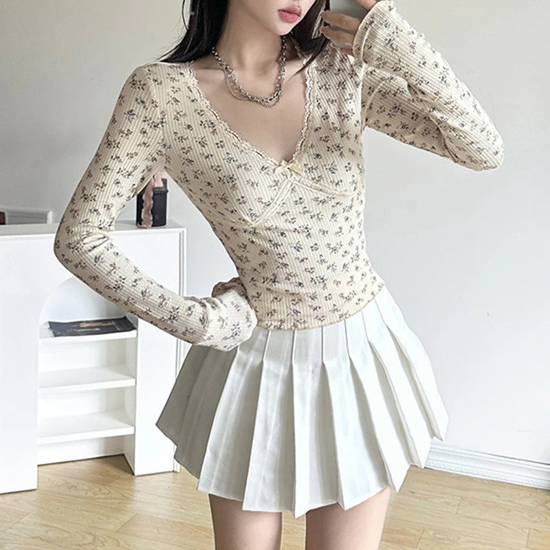 Voguable French Style Floral Print Knitted Tops Beige Color Lace Stitching V-neck Milkmaid T-shirt Autumn Cute Coquette Tees Y2K voguable