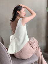 Women White Backless Pleated Irregular Tank Tops New O-collar Sleeveless Personality Fashion Spring Summer voguable