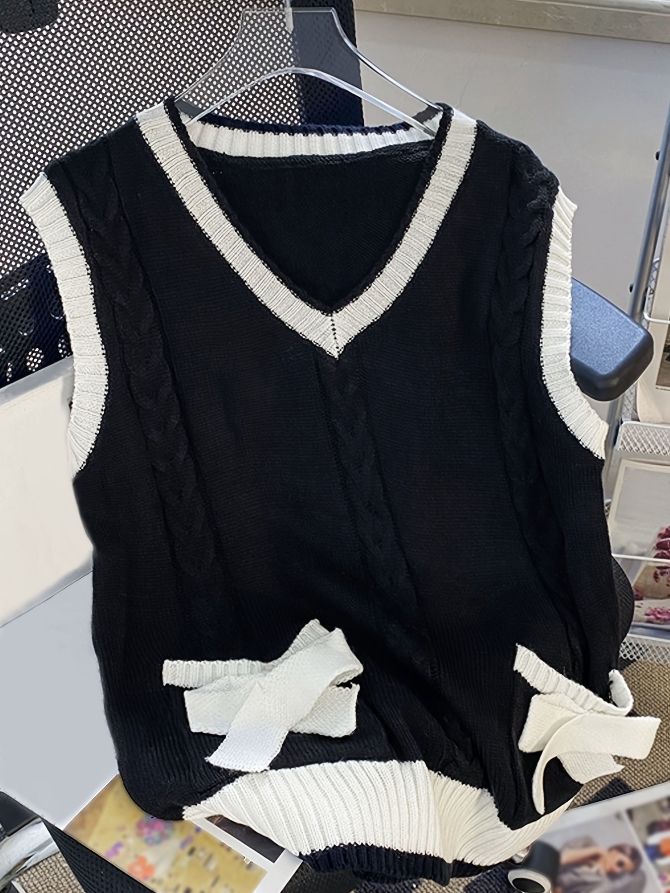 [V-Neck Knit Sweater Vest Chic] Chic Japanese Preppy Style V-Neck Knit Sweater Vest with Bow Detail & Pockets - Color Block, Perfect for Spring/Fall voguable