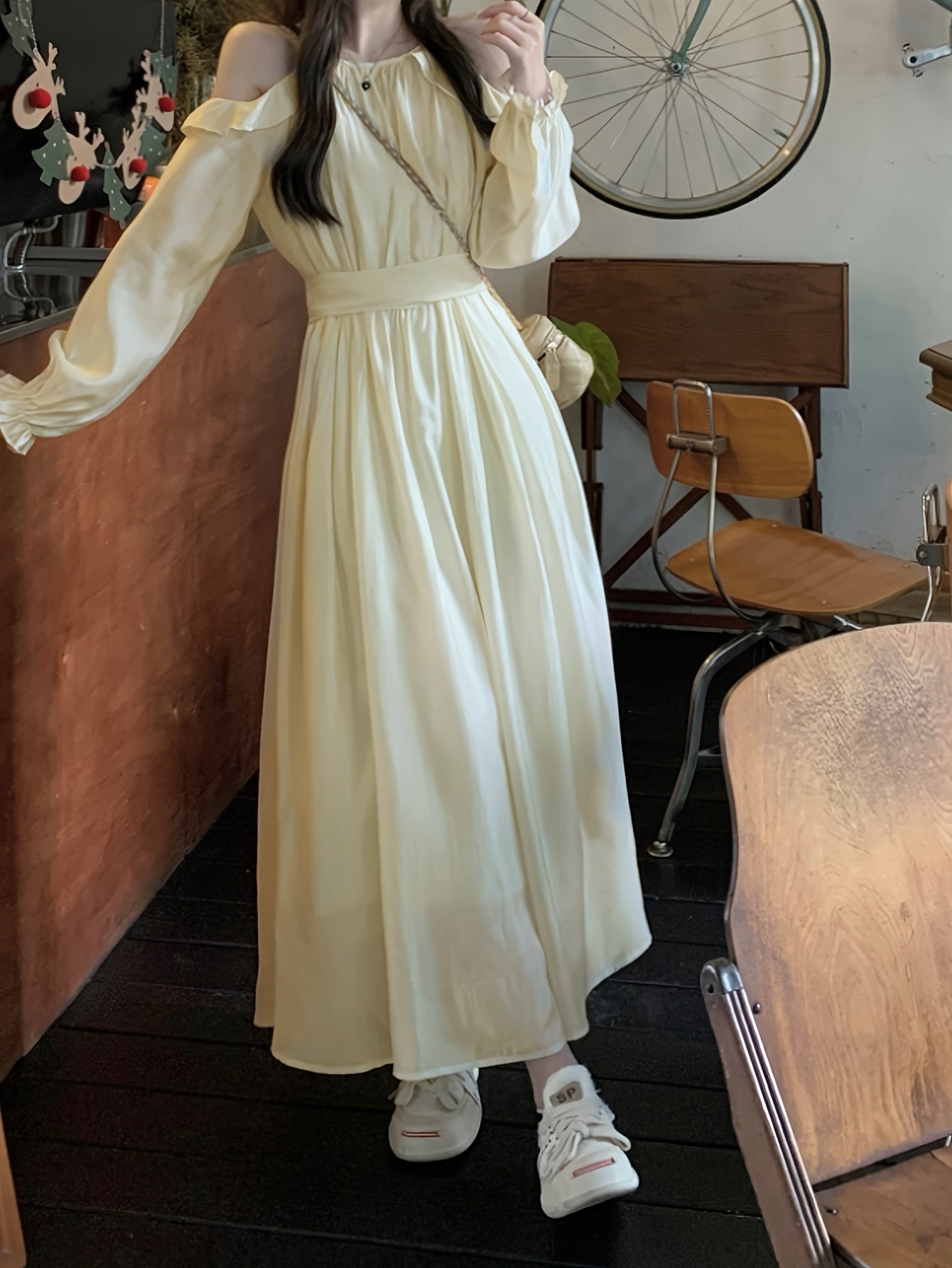 New Style High-end Long-Sleeved Dress with Exposed Shoulders and Waist for Women, Slimming A-line Dress voguable