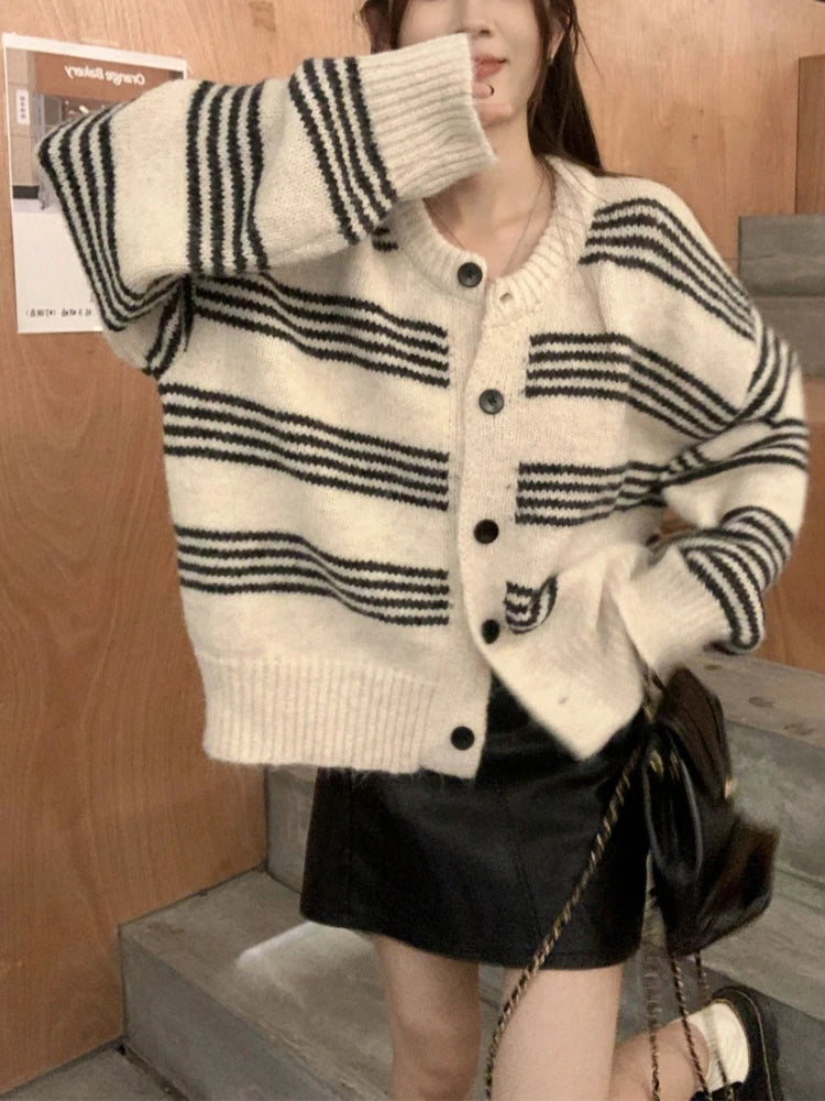 Women Cardigan Sweater Striped Crew Neck Button-up Sweater Jacket Comfy Cozy Slouchy Cardi Autumn Winter French Chic Outfit voguable