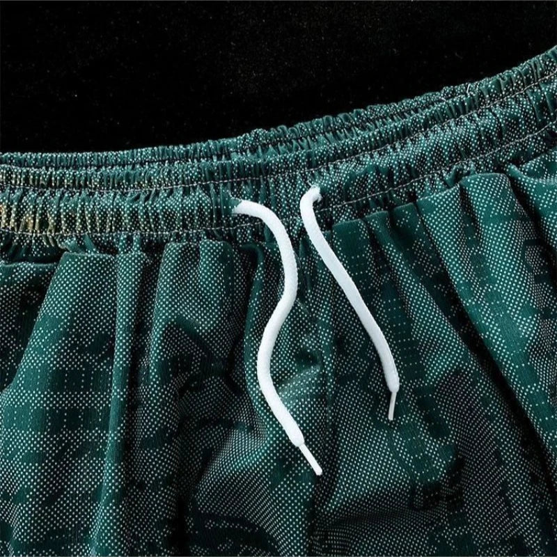 Men Sports Basketball Shorts Casual Loose Quick-Drying Five-Point Pants Mesh Breathable Color Spelling American Straight Shorts voguable