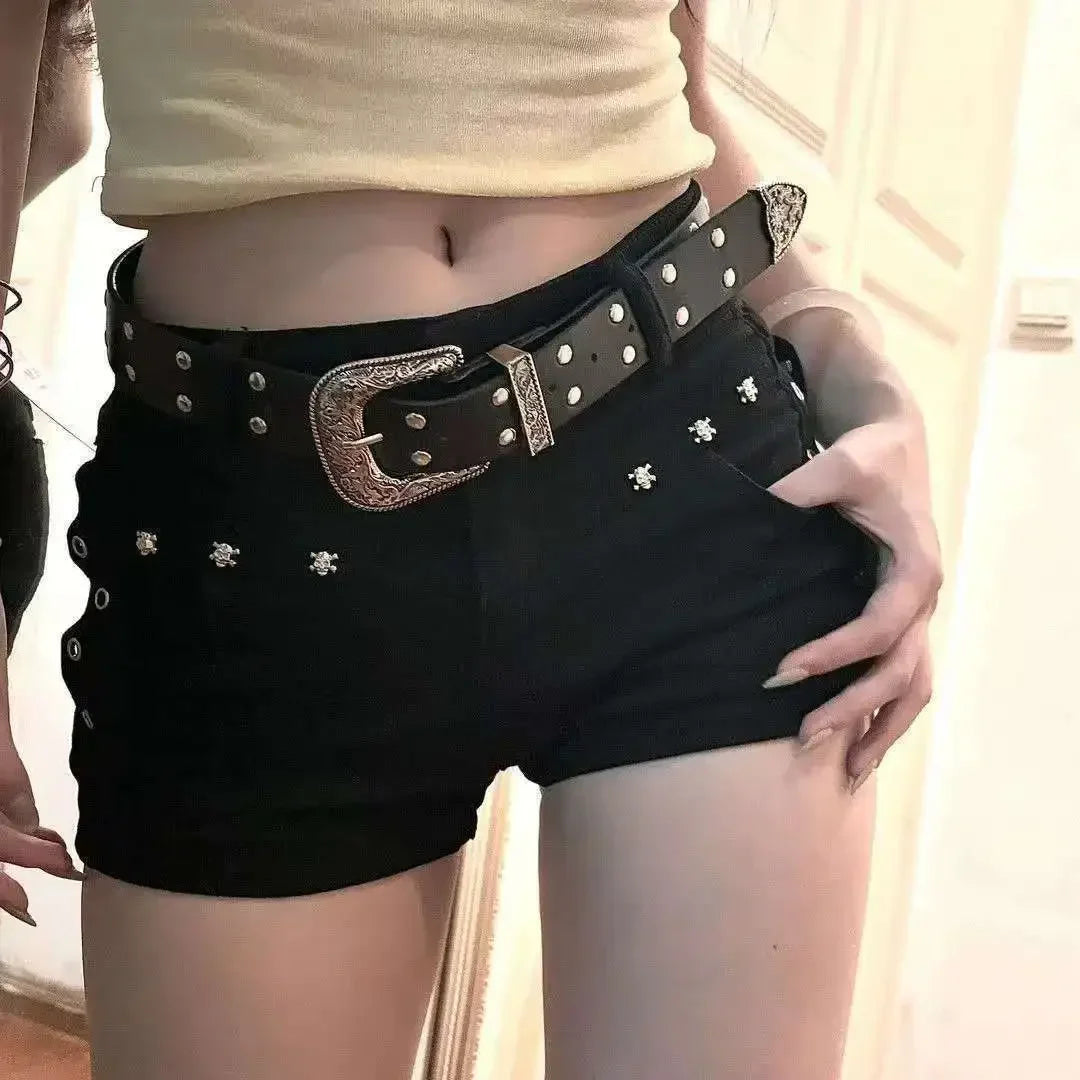 American Hot Girl Dark Y2k Hip-packing Black Pants Rivet Design Sense Denim Shorts Women's Low Waist Slim Hot Pants voguable
