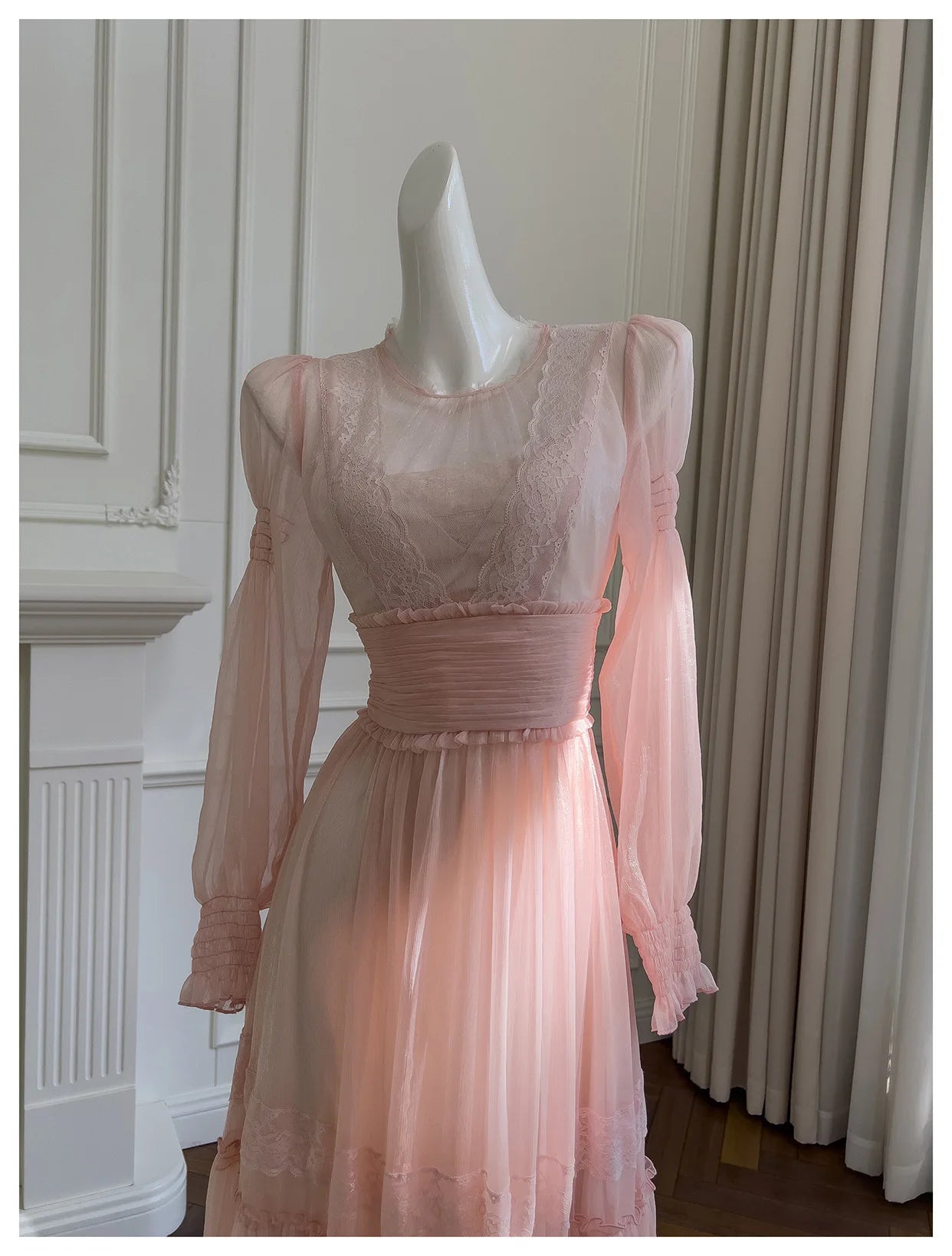 Fashion Women Dress Long Sleeve Round Neck Lace Perspective Female Summer Party Dresses New Tide 3QW1324 voguable