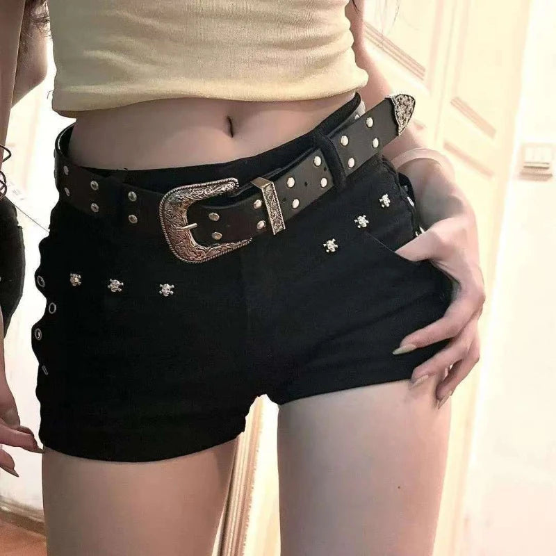 American Hot Girl Dark Y2k Hip-packing Black Pants Rivet Design Sense Denim Shorts Women's Low Waist Slim Hot Pants voguable