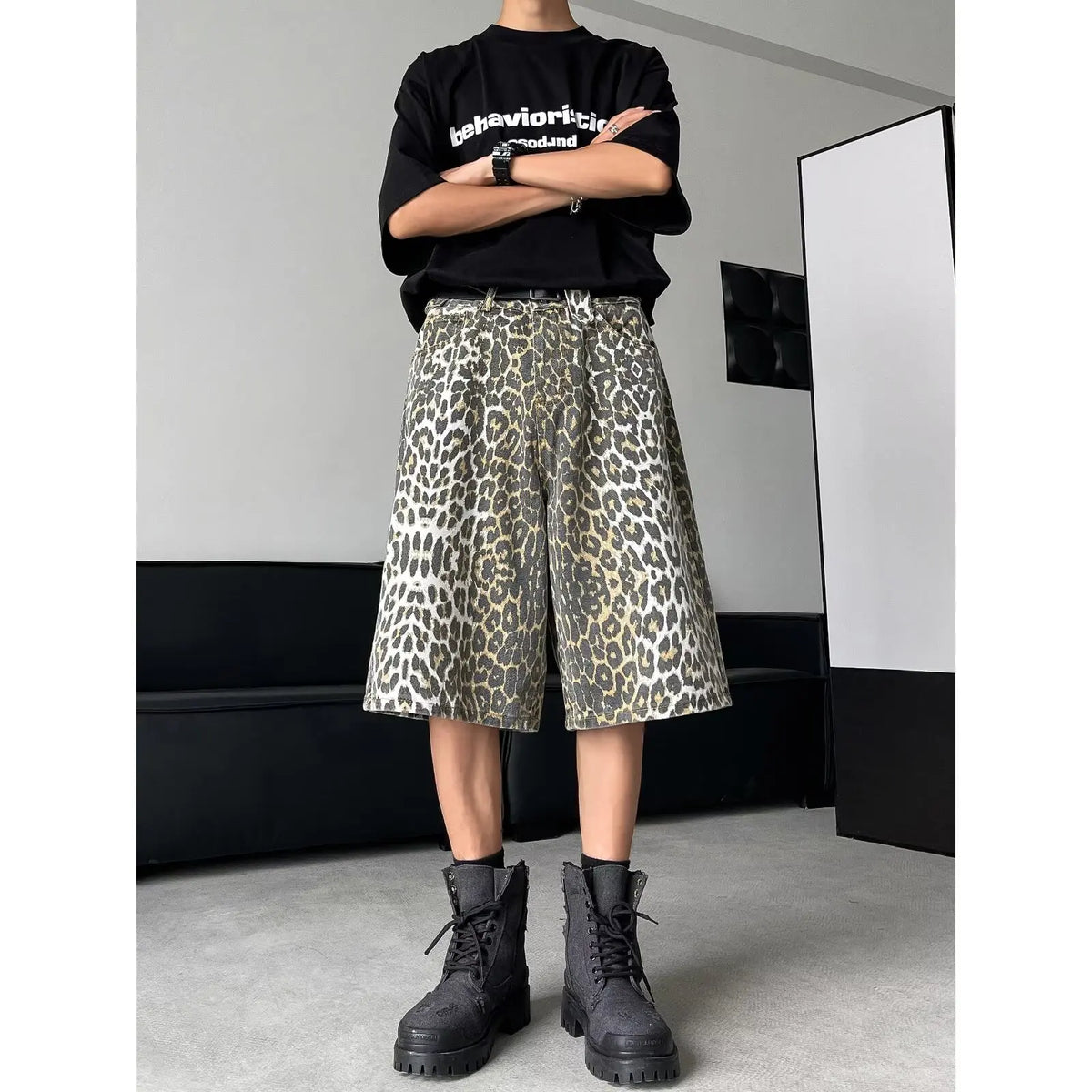 Voguable  Leopard Print Design Personality Trendy Seven-point Pants 2024 Korean Original New Men Fashion Street Men's Shorts voguable