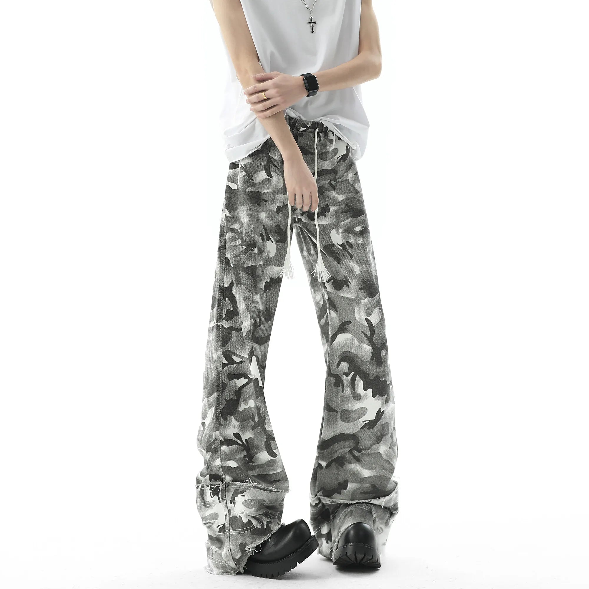 Men Camouflage Loose Fit Jeans Elastic Drawstring Waist Frayed Hem Streetwear Trendy Comfortable Stylish Denim Urban Fashion voguable