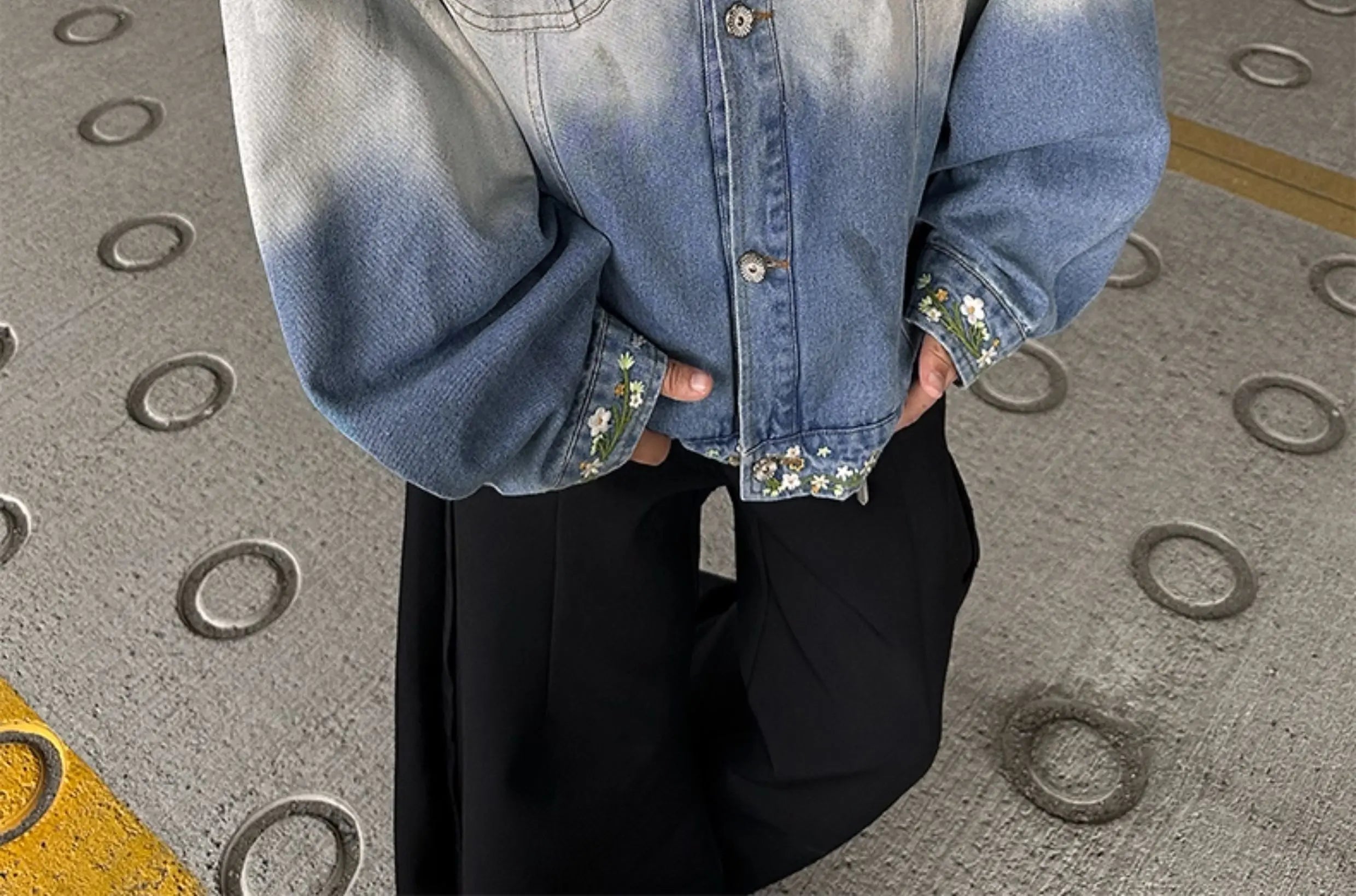 American Gradient Floral Embroidered Denim Jackets Men Women Korean Version Heavy Loose Tops Trendy Design Jackets Aesthetic voguable