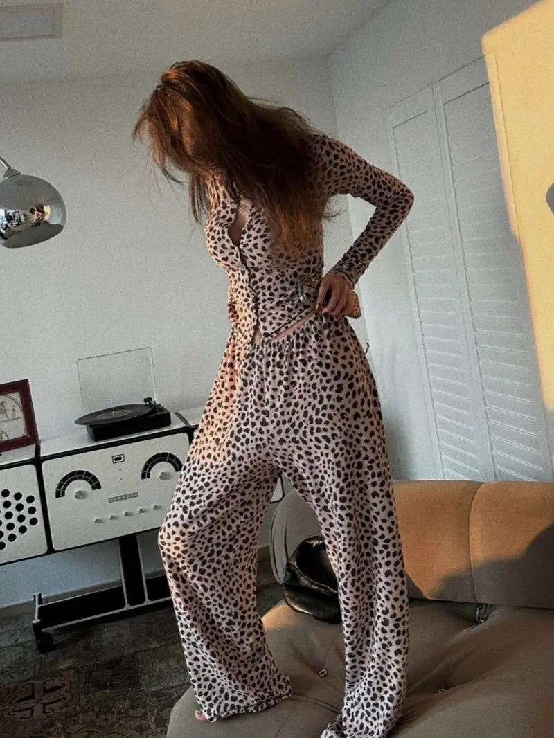 Women's Long-Sleeved Pajamas Two-Piece Set Fashion Leopard Print Round Collar Button Cardigan Set Slim Casual Long-sleeved Suit voguable