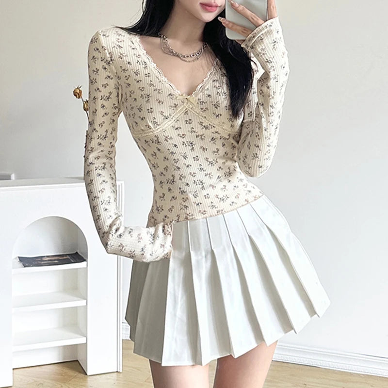 Voguable French Style Floral Print Knitted Tops Beige Color Lace Stitching V-neck Milkmaid T-shirt Autumn Cute Coquette Tees Y2K voguable