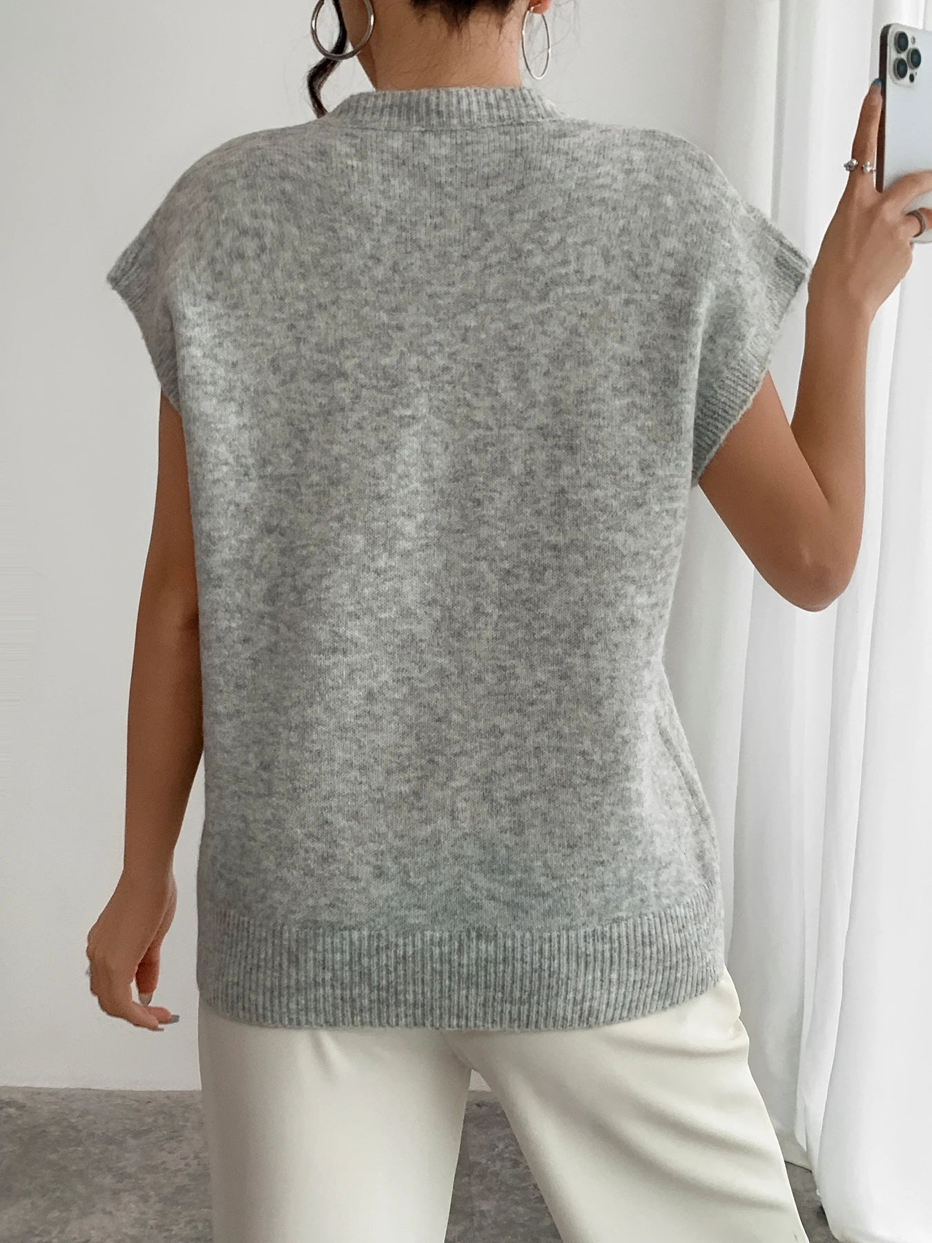 Elegant 3D floral pattern round neck knitted sweater vest for women's clothing voguable