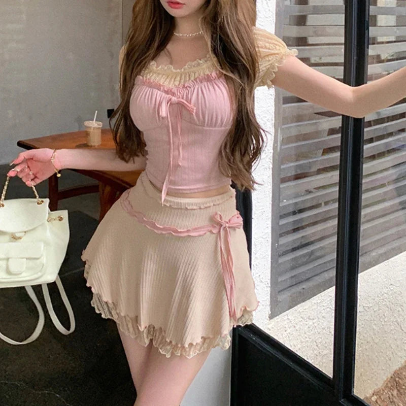 Voguable 2024 Summer New Korean Contrast Color Lace Patchwork Pleated Casual Short-sleeved T-shirt Women + Sexy Slim Skirt Two-piece Suit voguable
