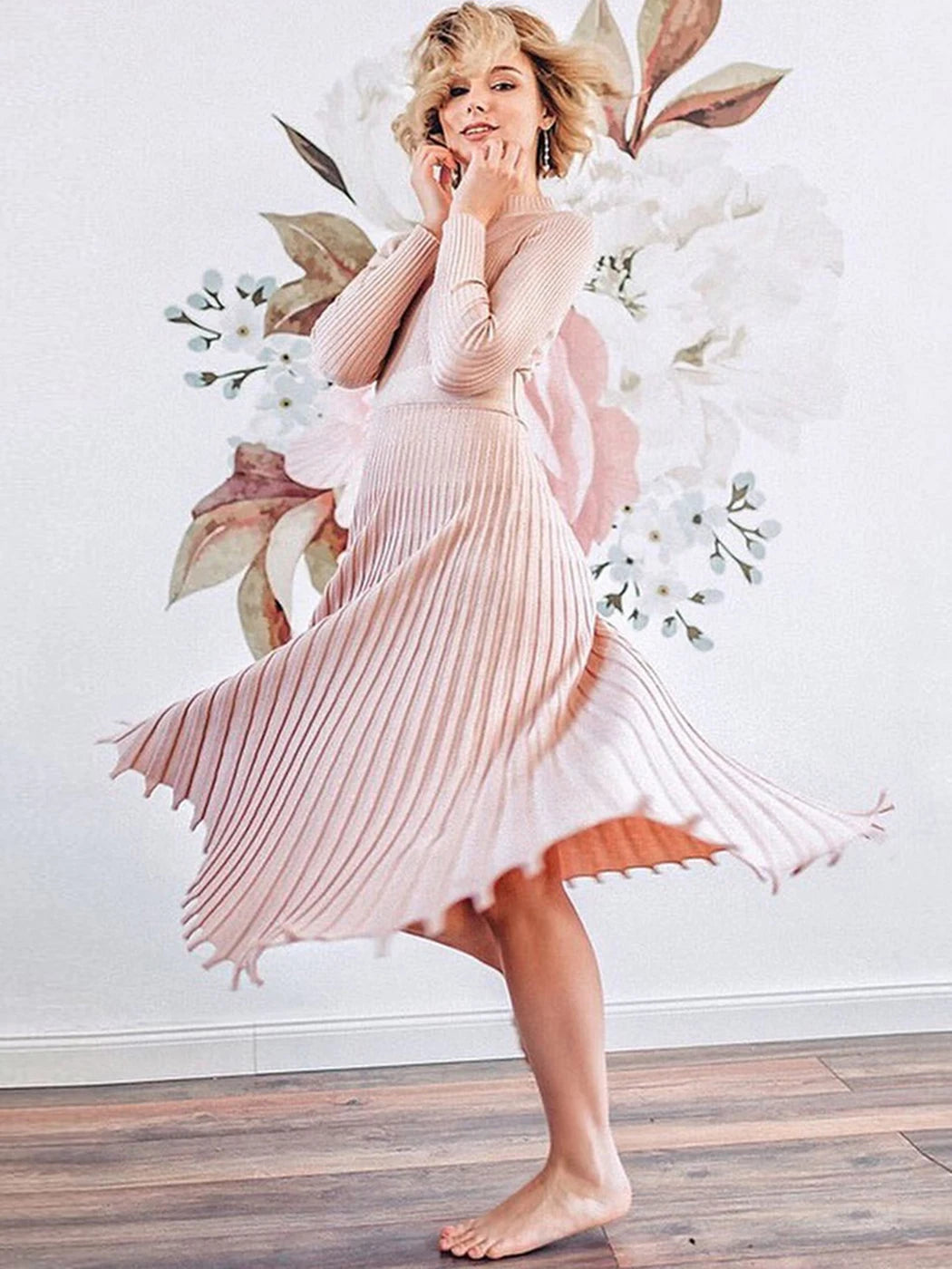 Women Spring And Autumn Solid Color Casual Pleated Mid-length Knitted Dress Fashion Long Sleeve O-neck Robe A-line Slim Vestidos voguable