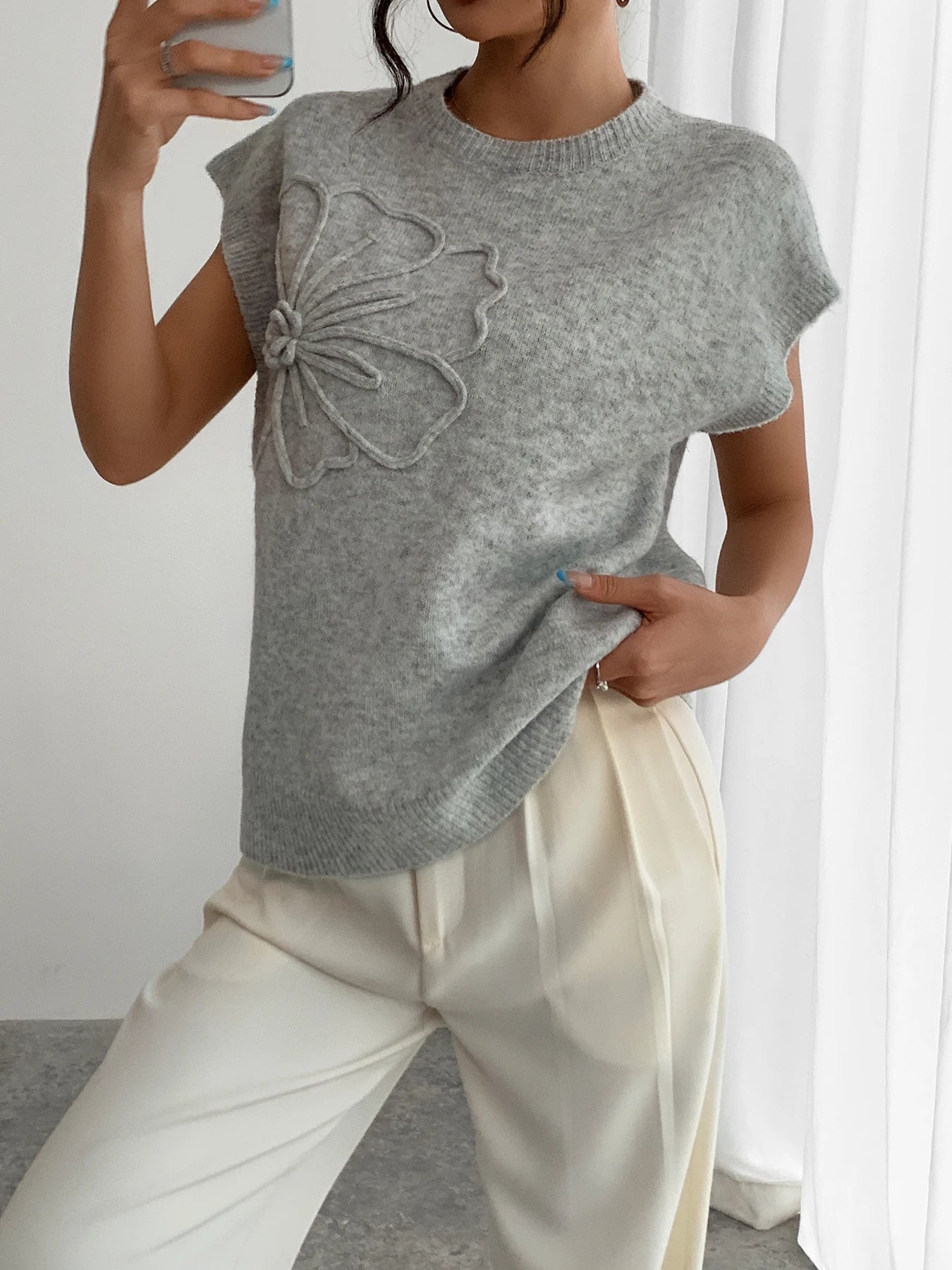 Elegant 3D floral pattern round neck knitted sweater vest for women's clothing voguable