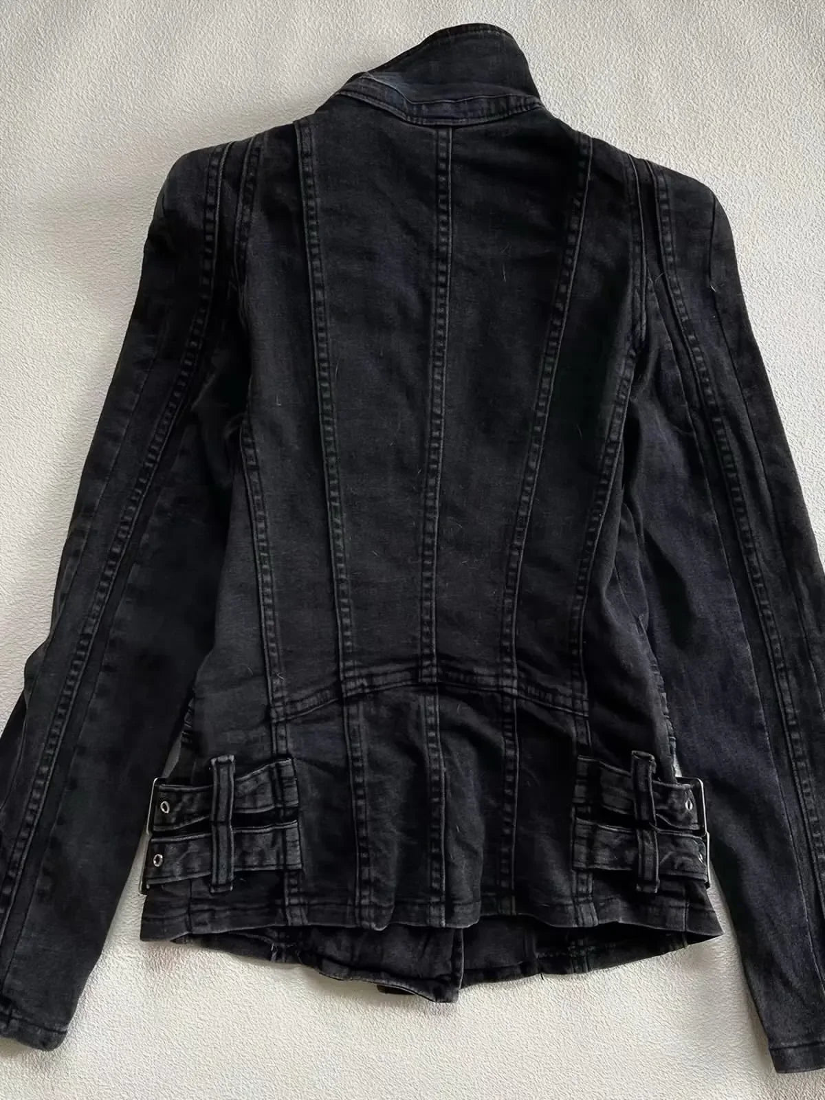 Voguable  Autumn Korean Vintage Black Slim Fit Spicy Girl Short Jacket with Gothic Metal Buckle Waist Closure Niche Design Versatile Top voguable