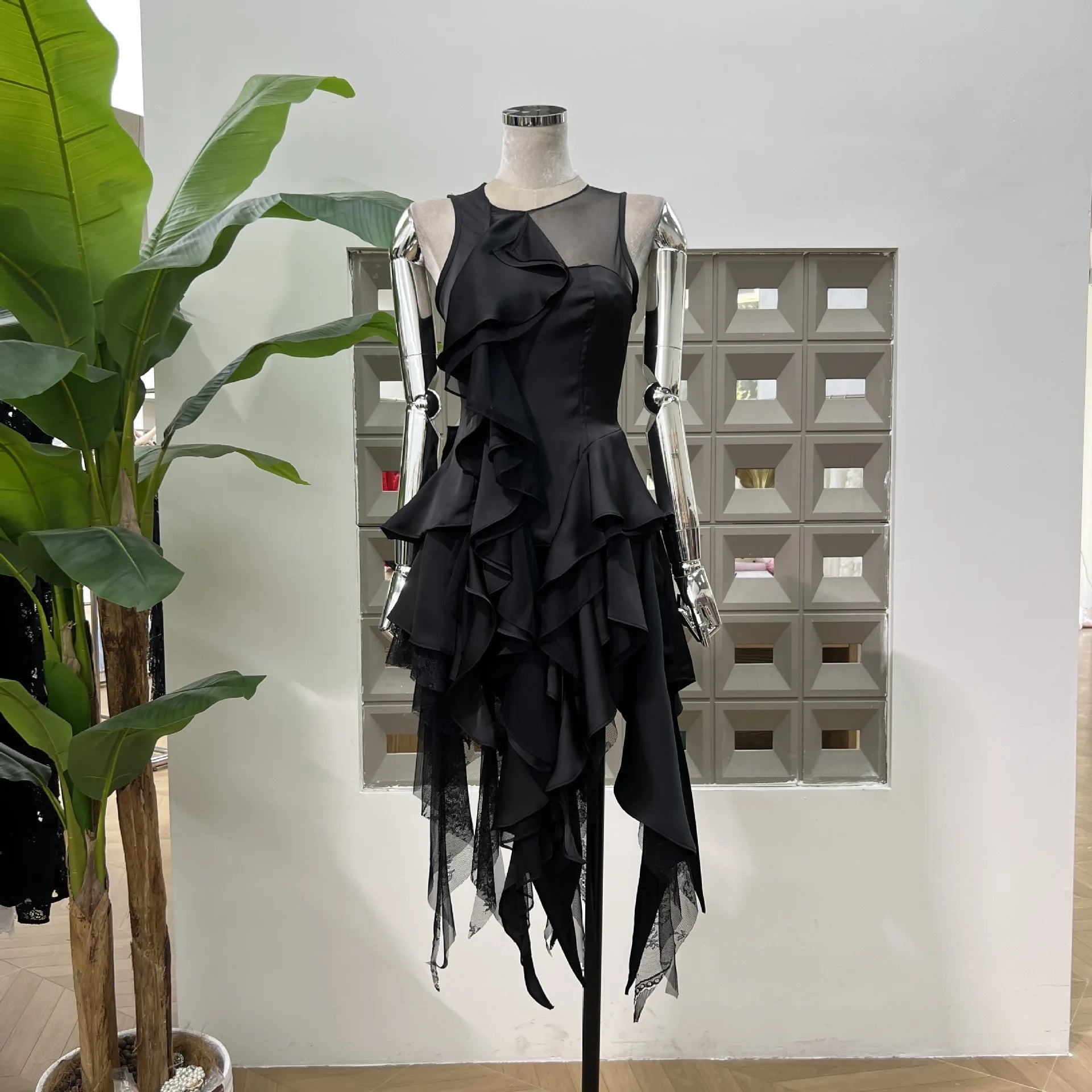 Fashion Black 2 Piece Set Women's Off Shoulder Irregular Top High Wiast Irregular Ribbon Mini Skirt Suit Summer New 3A107 voguable