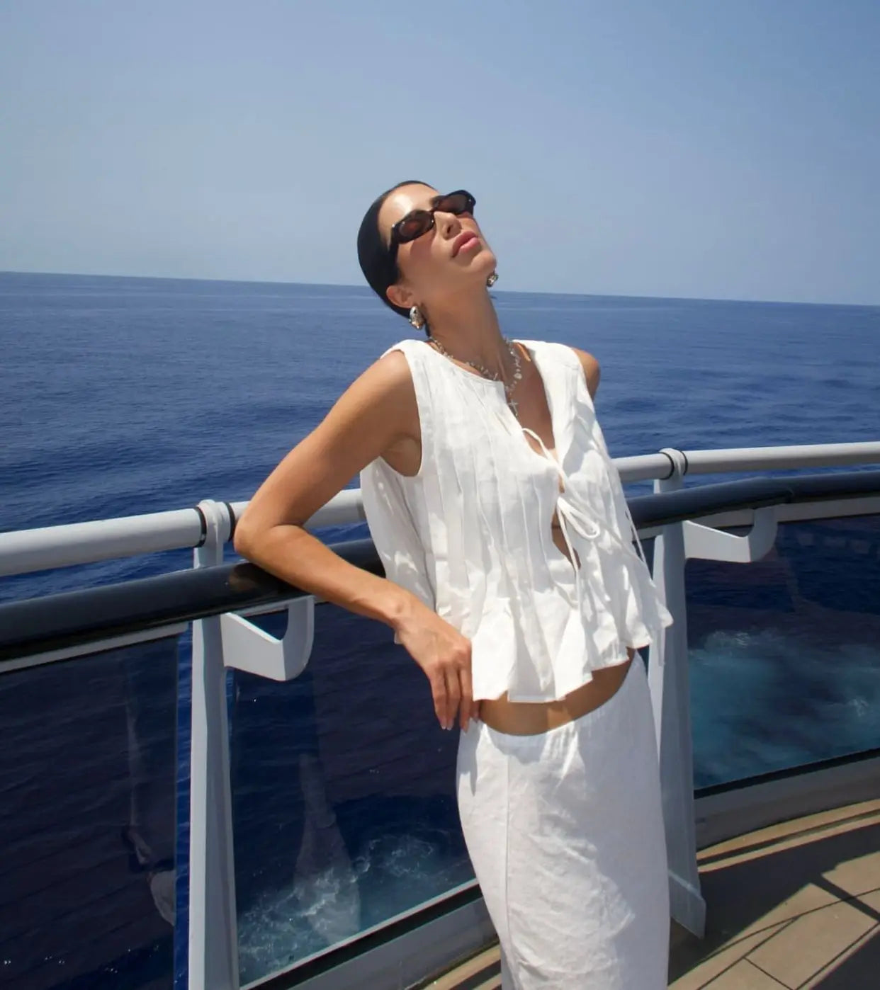 Fashion Bow Lace Up Shirts Women Cotton Linen Hollow Out Sleeveless Pleated Blouses Woman Summer New Casual Lady White Tops Pbong