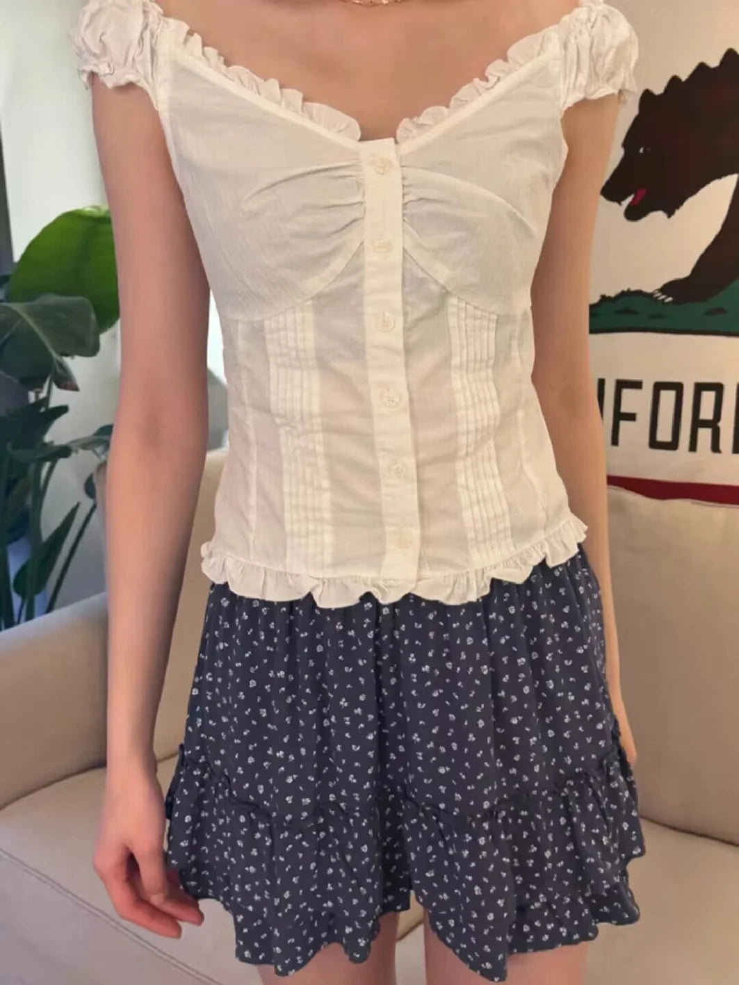 Ruffles White Basic Blouse Top for Woman Summer Folds Single Breasted Sleeveless Tank Tops Casual Cotton Vest Y2k Sweet Camisole voguable