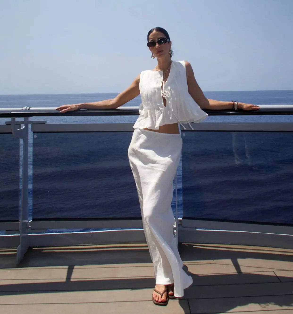 Fashion Bow Lace Up Shirts Women Cotton Linen Hollow Out Sleeveless Pleated Blouses Woman Summer New Casual Lady White Tops Pbong