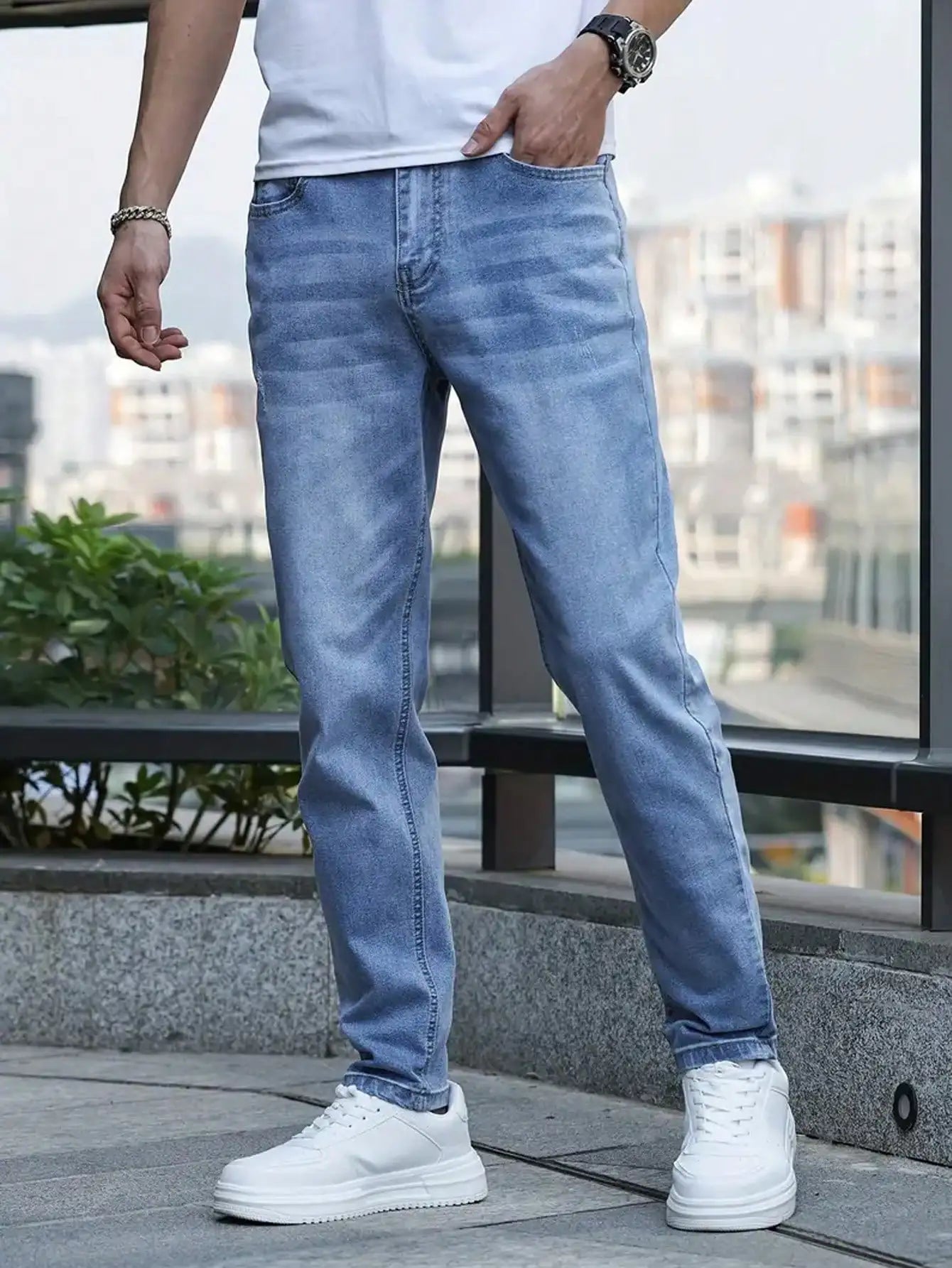 Voguable men's fashionable vintage washed, ripped jeans voguable