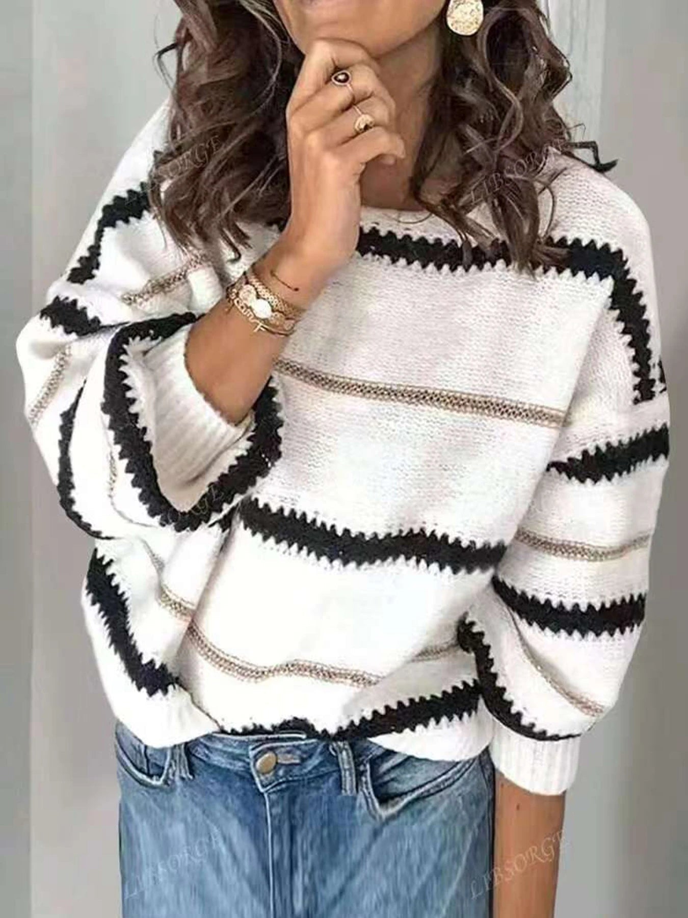 Casual contrasting striped round neck long sleeved women's knitted sweater voguable