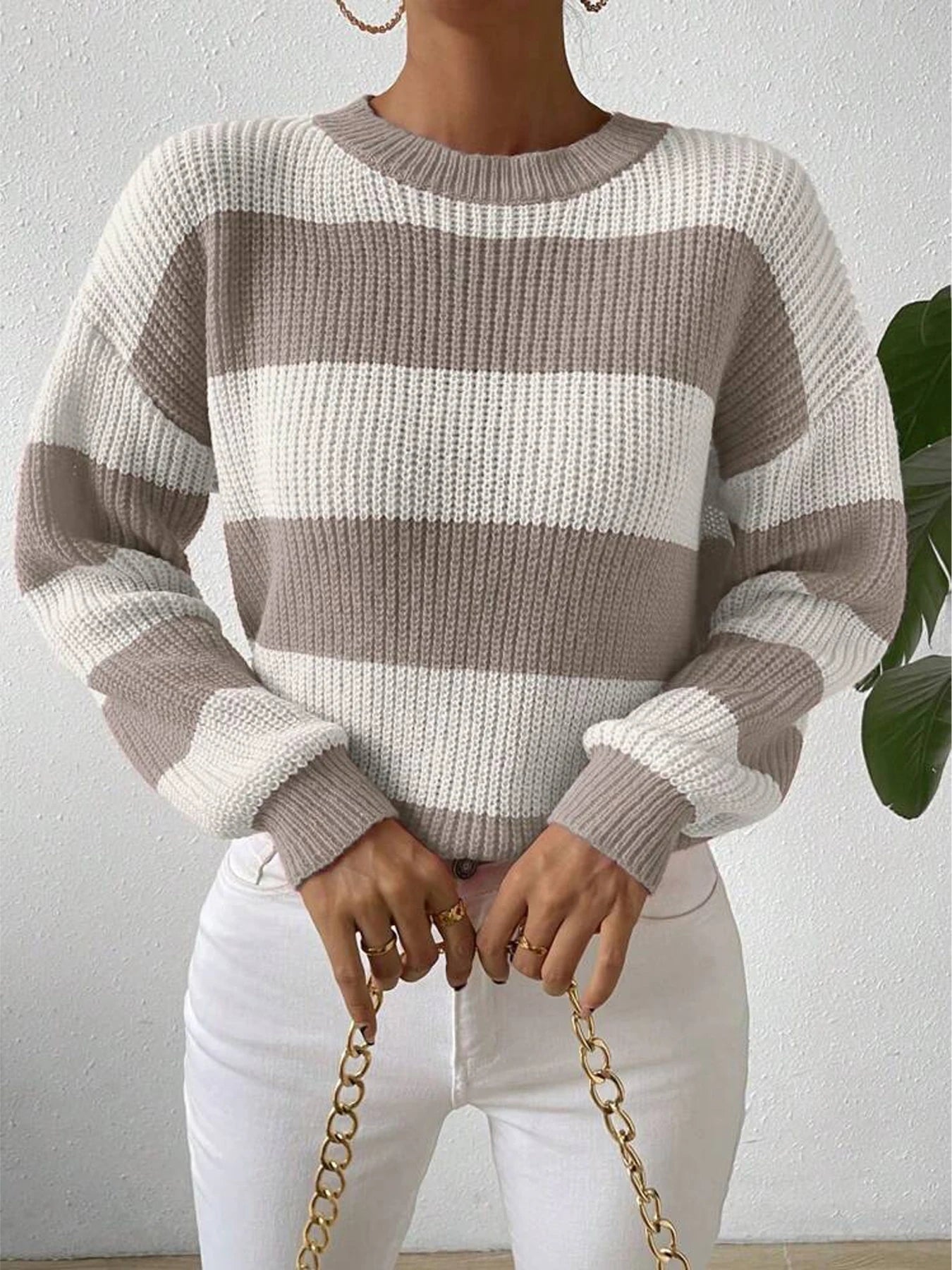 Women's autumn and winter contrasting striped round neck pullover knitted sweater voguable