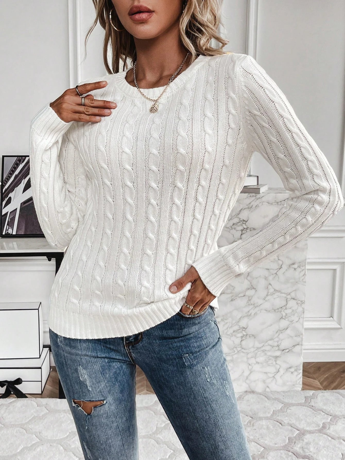 Women's autumn and winter solid color round neck pullover long sleeved knitted sweater voguable