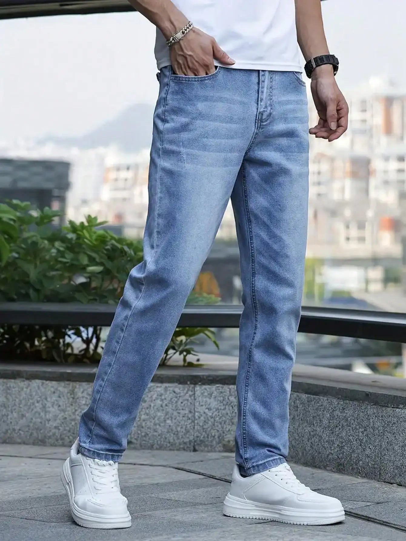 Voguable men's fashionable vintage washed, ripped jeans voguable