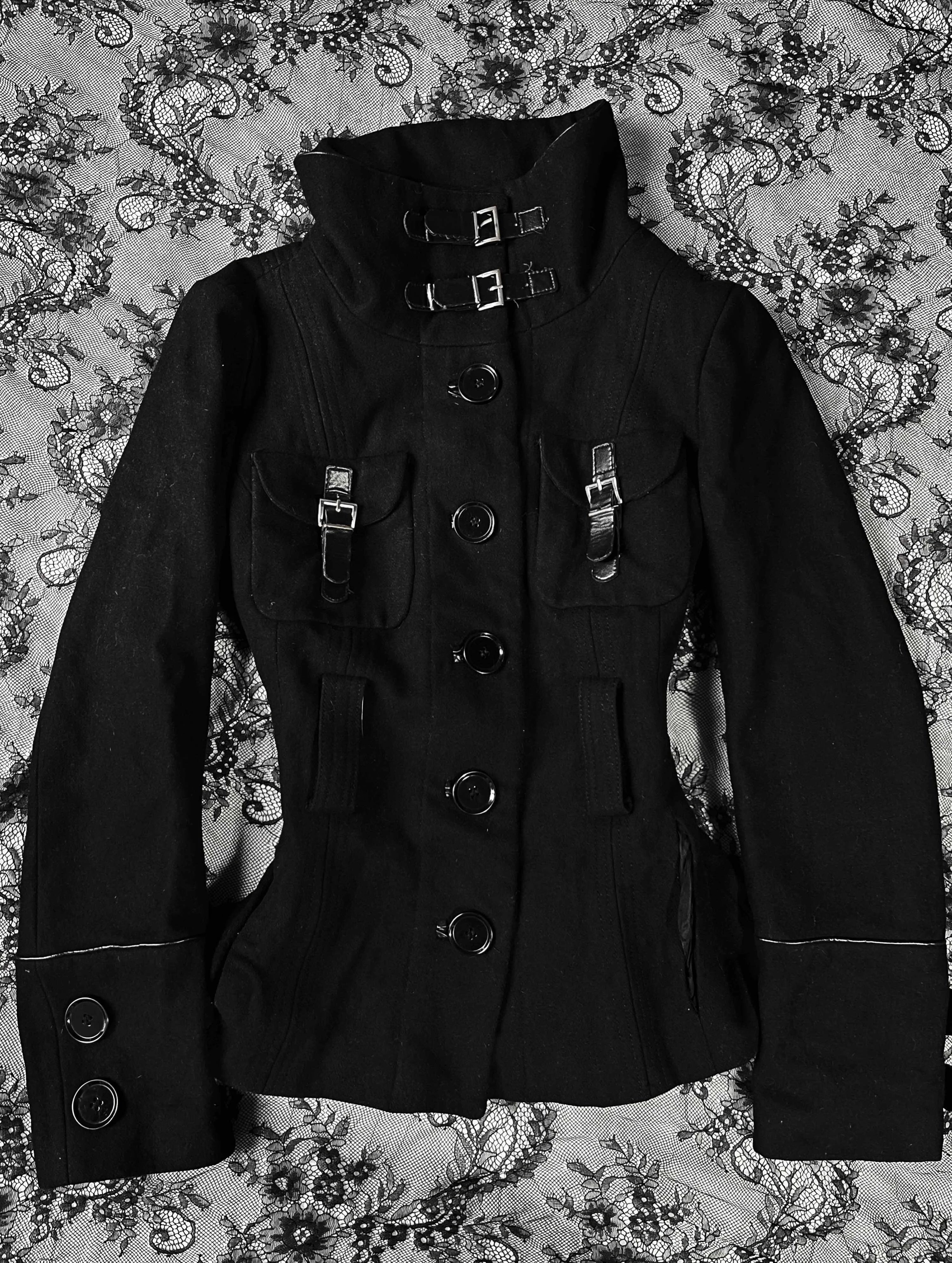 Voguable  Autumn Korean Vintage Black Slim Fit Spicy Girl Short Jacket with Gothic Metal Buckle Waist Closure Niche Design Versatile Top voguable