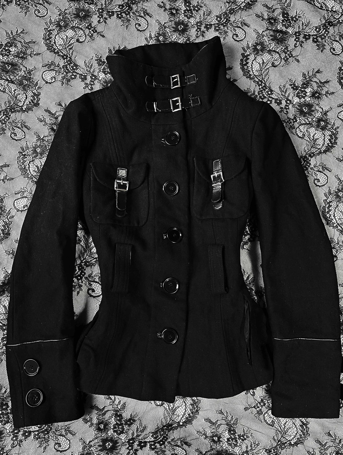 Voguable  Autumn Korean Vintage Black Slim Fit Spicy Girl Short Jacket with Gothic Metal Buckle Waist Closure Niche Design Versatile Top voguable