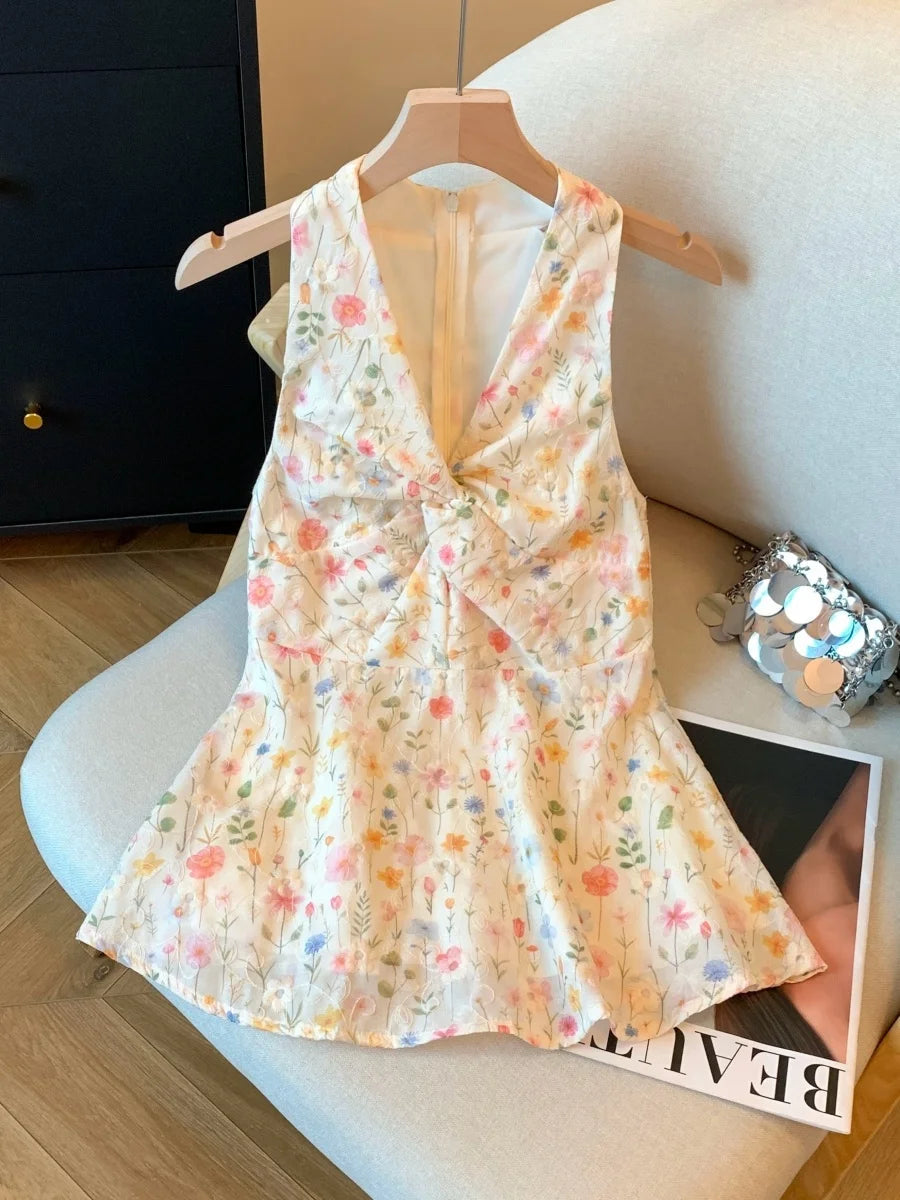 Voguable  Sweet And Spicy Floral V-Neck Hanging Neck Vest Women Summer Vacation Knot Sleeveless Shirt Belly Cover Skirt Upper Body voguable