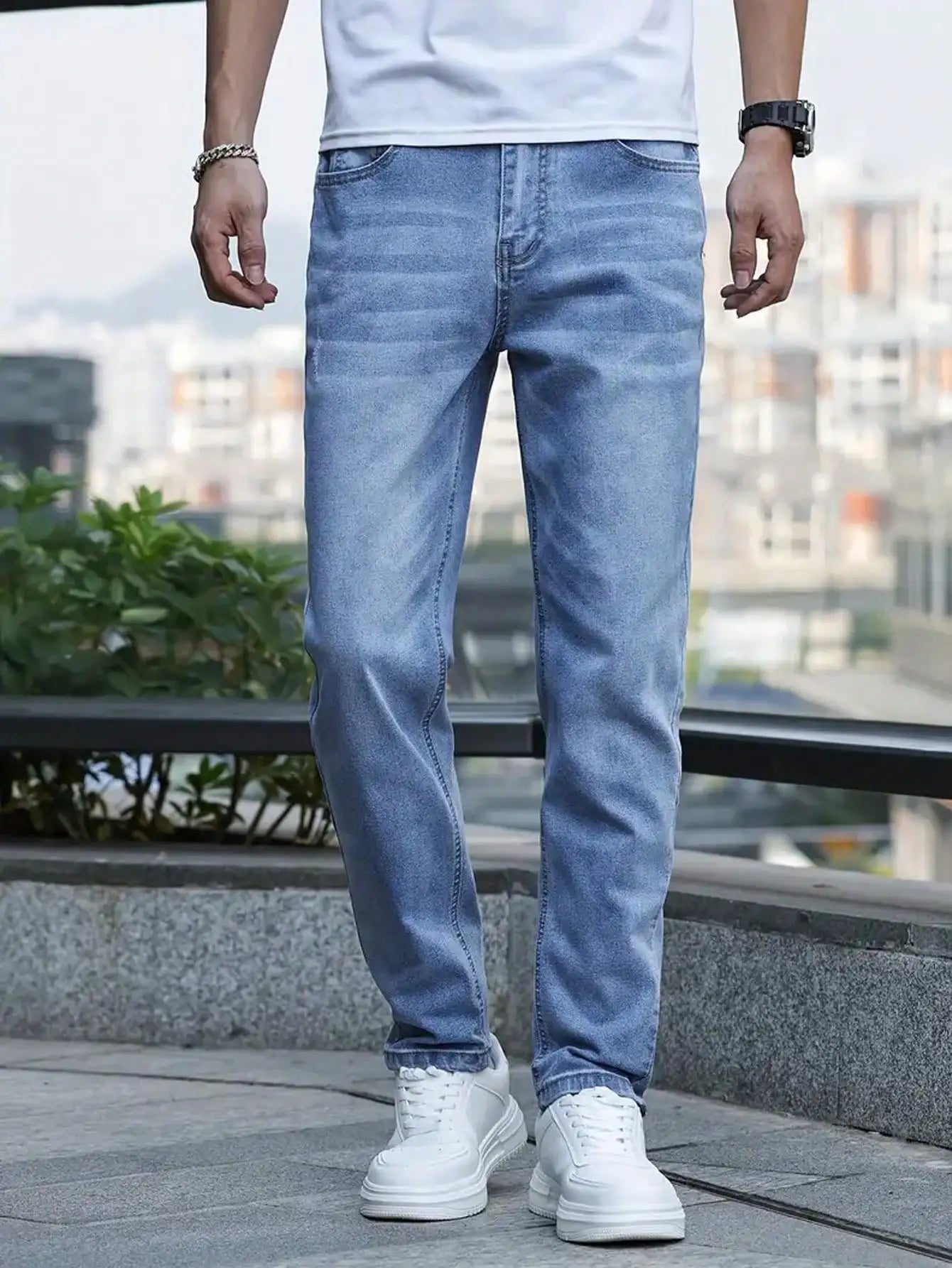 Voguable men's fashionable vintage washed, ripped jeans voguable
