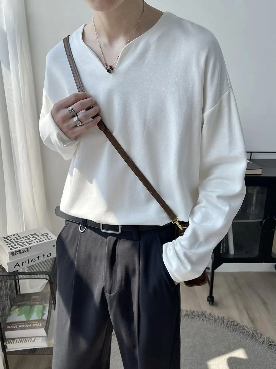 Light Luxury Top High-end Niche Designer V-neck Long-sleeved T-shirt Men Spring Autumn Trendy Versatile Base Shirt Aesthetic voguable