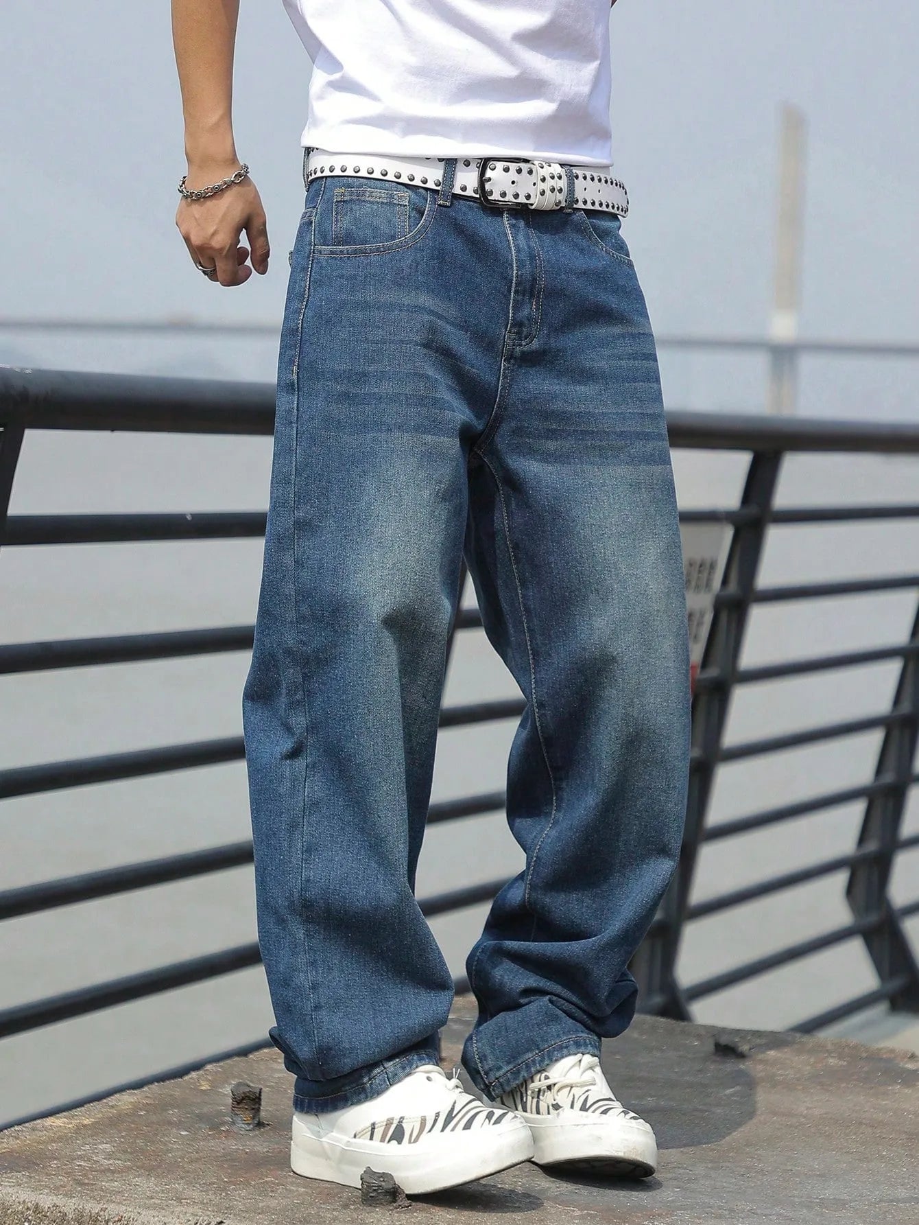 Voguable  1pc Men's American Vintage Washed Distressed Straight Leg Loose Casual Baggy Jeans voguable