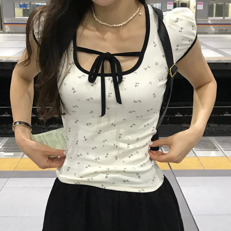 Voguable  Y2K Floral Print T-shirt Women's Summer Contrast Color Lace-up Square Collar Short Sleeve Tops French Style Cute Tees voguable