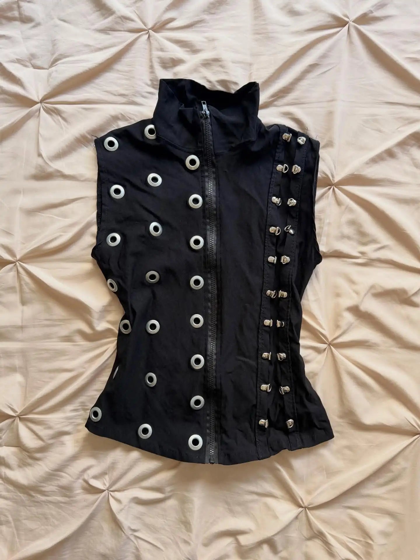 Voguable  Women Gothic Black Corset Vest Eyelet Metal Buckle Sleeveless Zip Up Crop Top Streetwear voguable