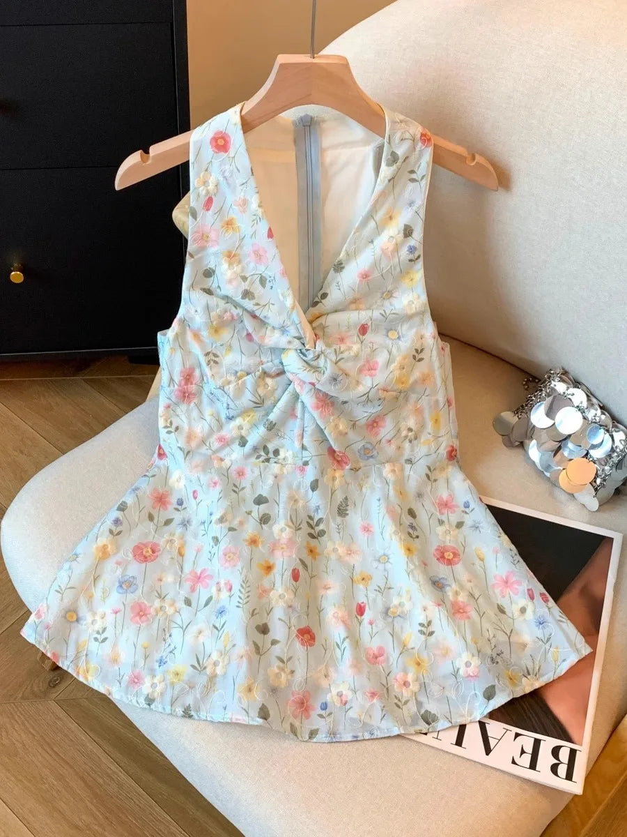 Voguable  Sweet And Spicy Floral V-Neck Hanging Neck Vest Women Summer Vacation Knot Sleeveless Shirt Belly Cover Skirt Upper Body voguable
