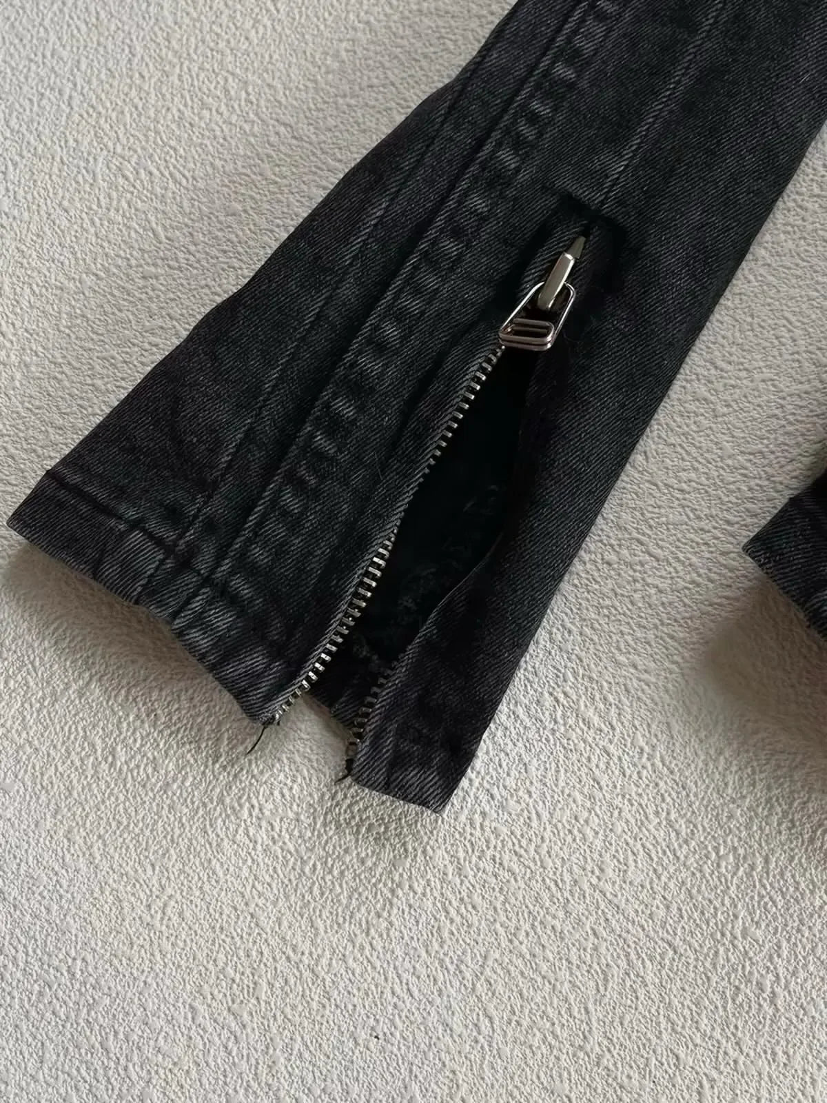 Voguable  Autumn Korean Vintage Black Slim Fit Spicy Girl Short Jacket with Gothic Metal Buckle Waist Closure Niche Design Versatile Top voguable