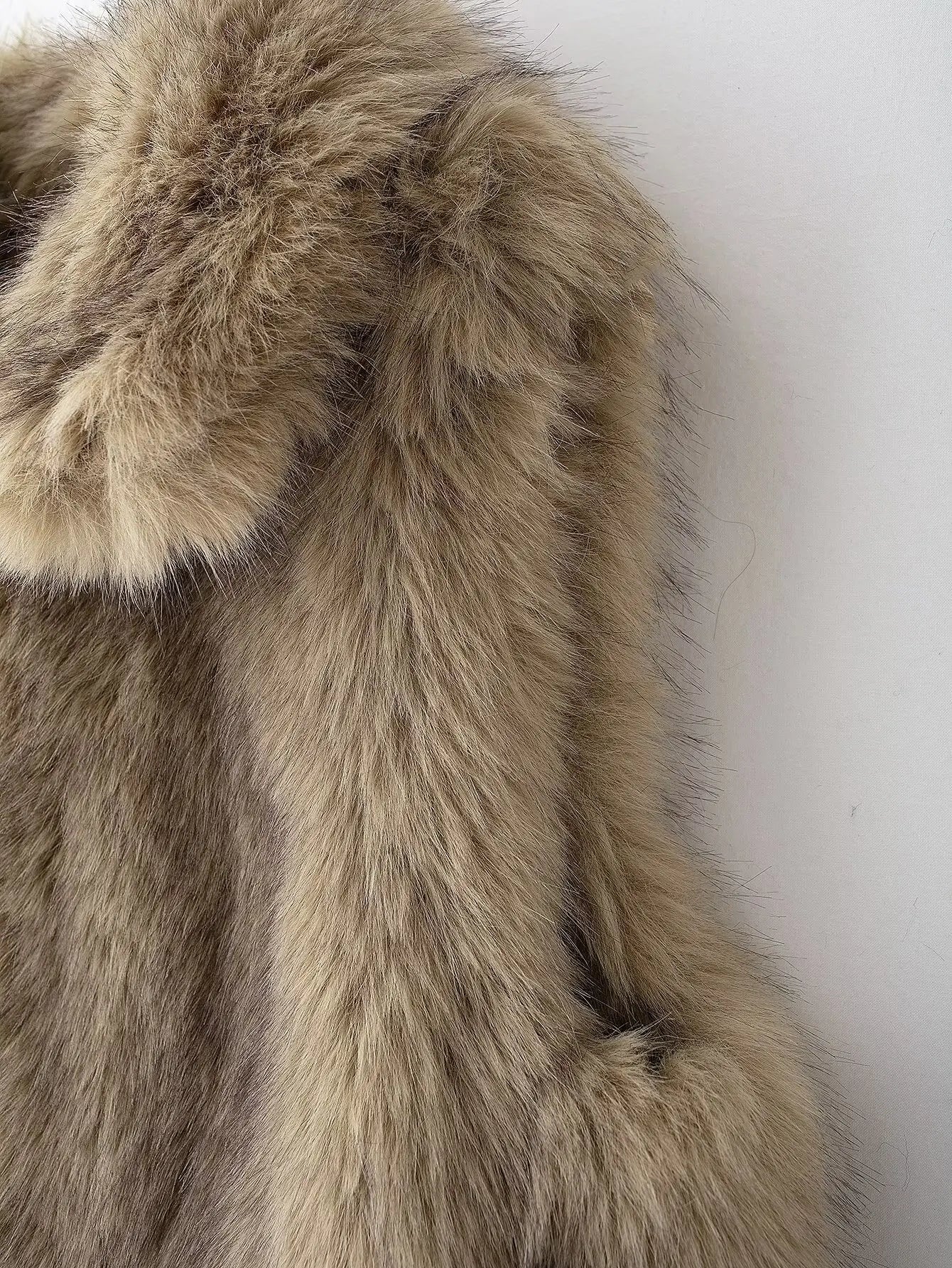 Voguable  Sexy Faux Fur Sleeveless Vests for Women Cropped Jackets Fashion Slim Autumn Winter Thick Warm Furry Short Coats Female voguable