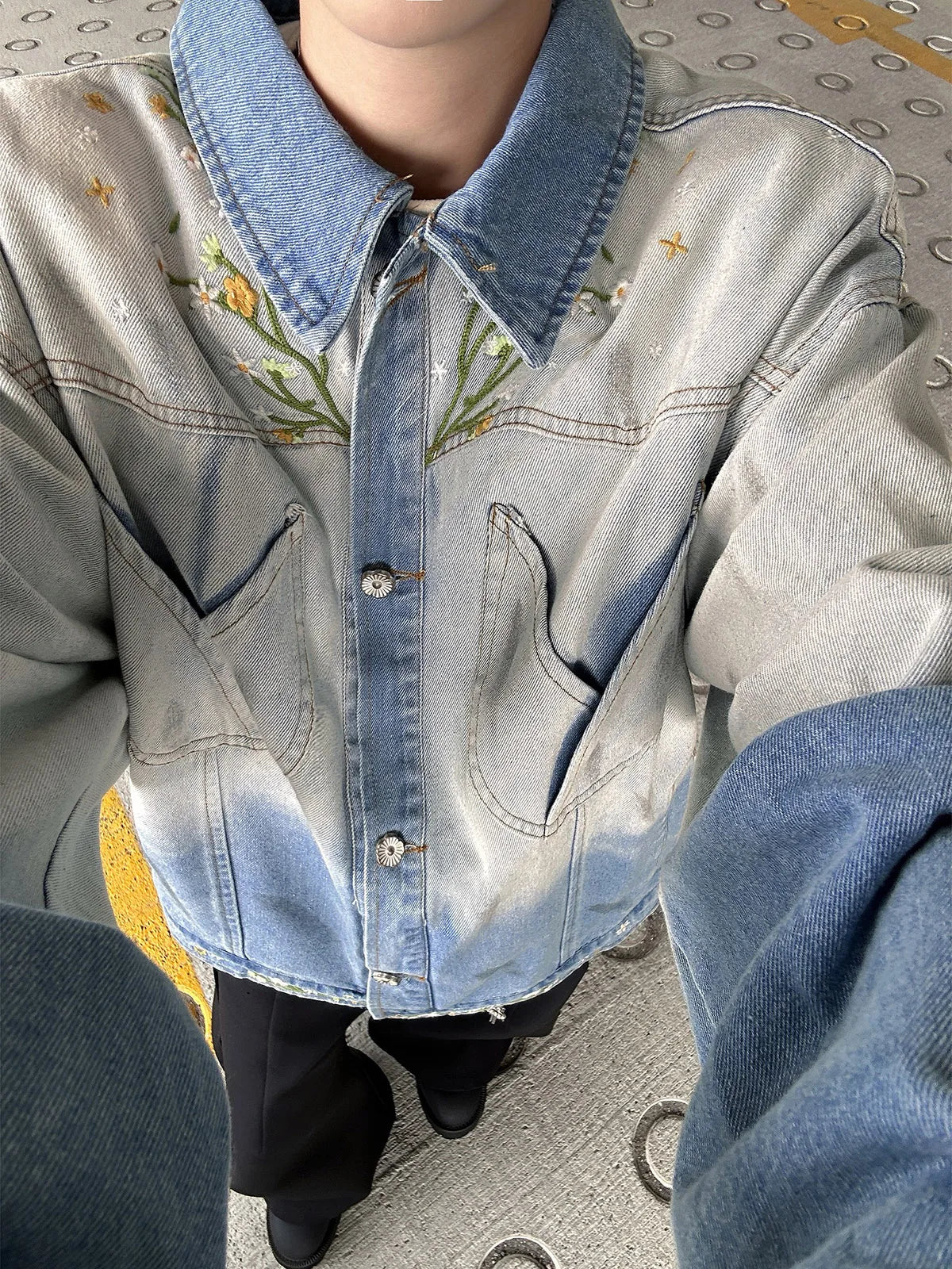 American Gradient Floral Embroidered Denim Jackets Men Women Korean Version Heavy Loose Tops Trendy Design Jackets Aesthetic voguable