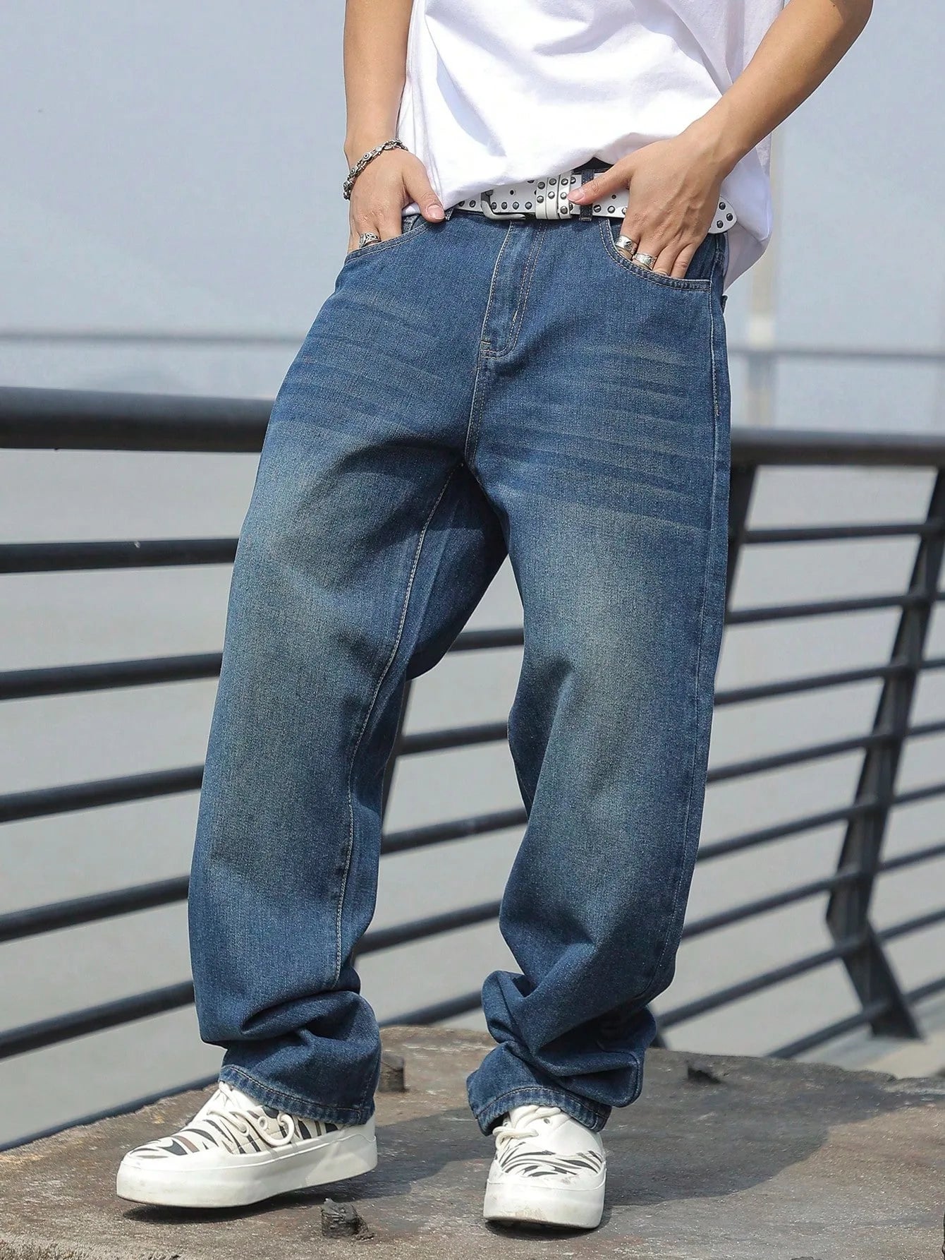 Voguable  1pc Men's American Vintage Washed Distressed Straight Leg Loose Casual Baggy Jeans voguable