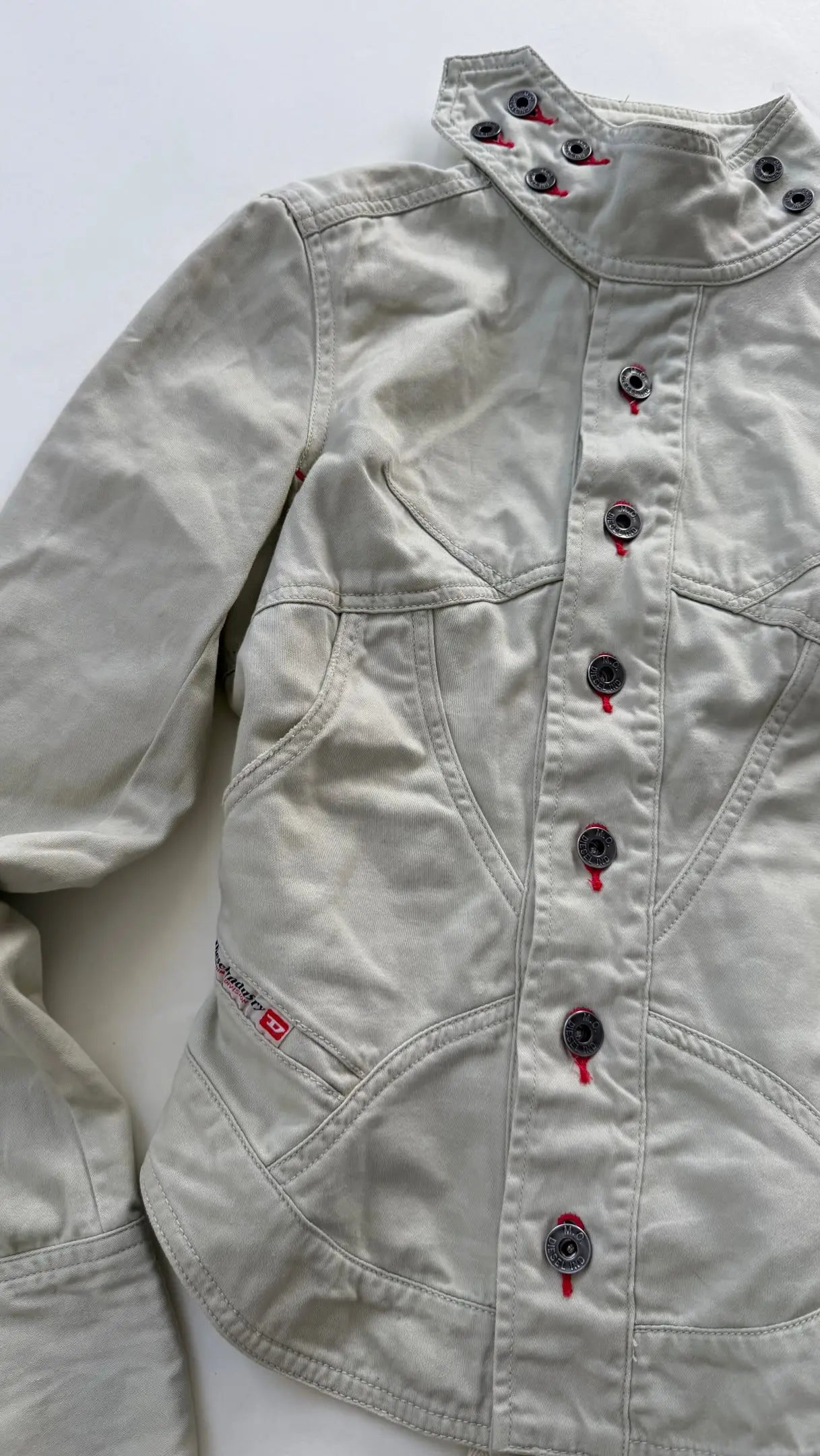 Voguable  Retro Gothic Light Khaki Stand Up Collar Jacket for Women American Red Contrasting Button Slim Fit Drawstring Long Sleeved Top voguable