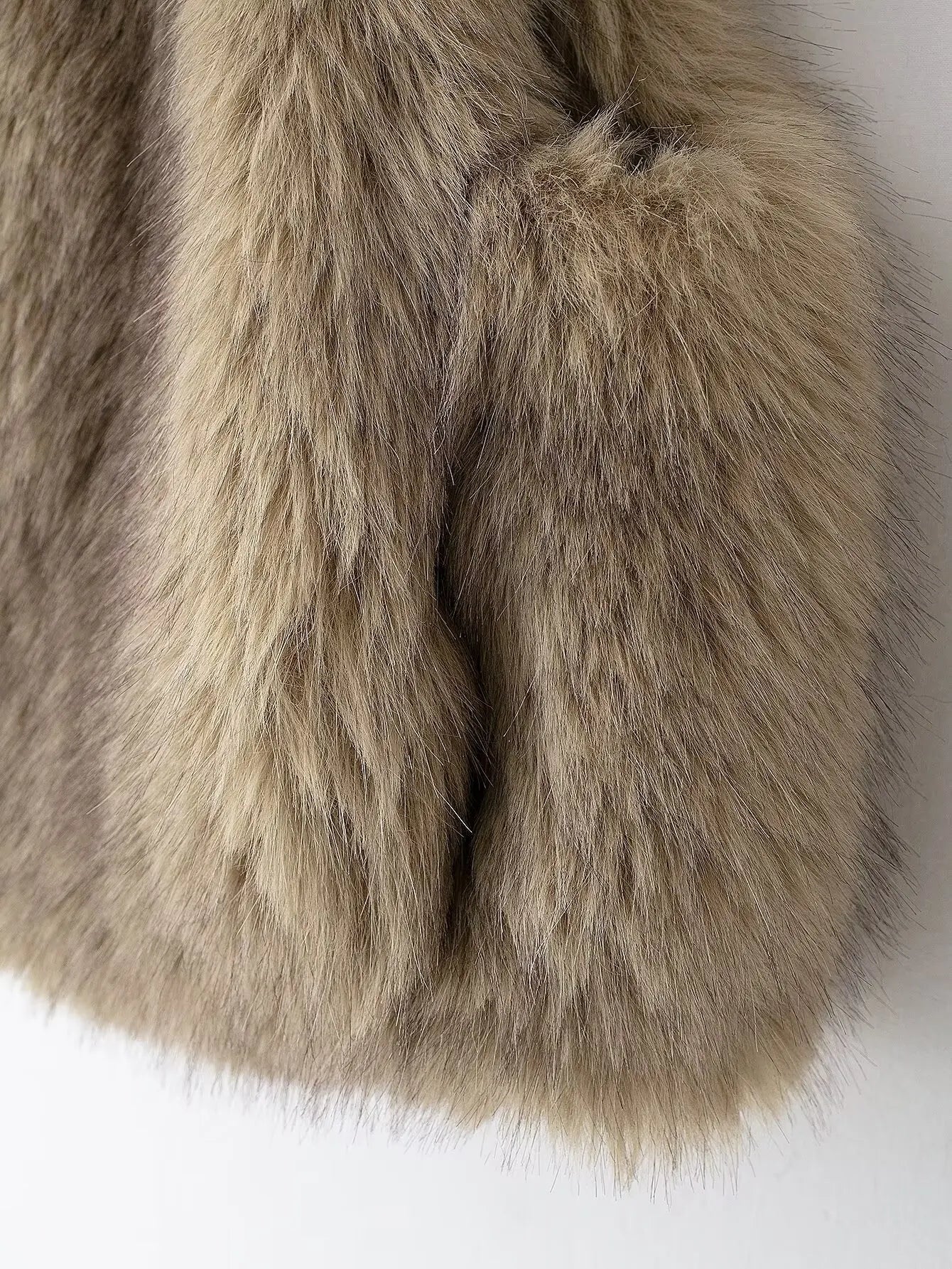 Voguable  Sexy Faux Fur Sleeveless Vests for Women Cropped Jackets Fashion Slim Autumn Winter Thick Warm Furry Short Coats Female voguable