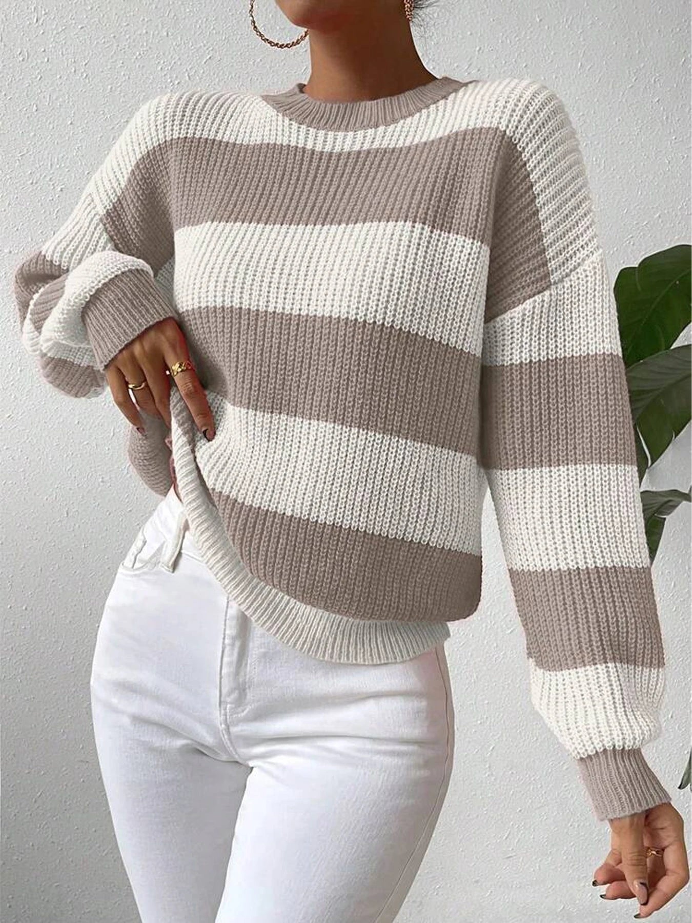 Women's autumn and winter contrasting striped round neck pullover knitted sweater voguable